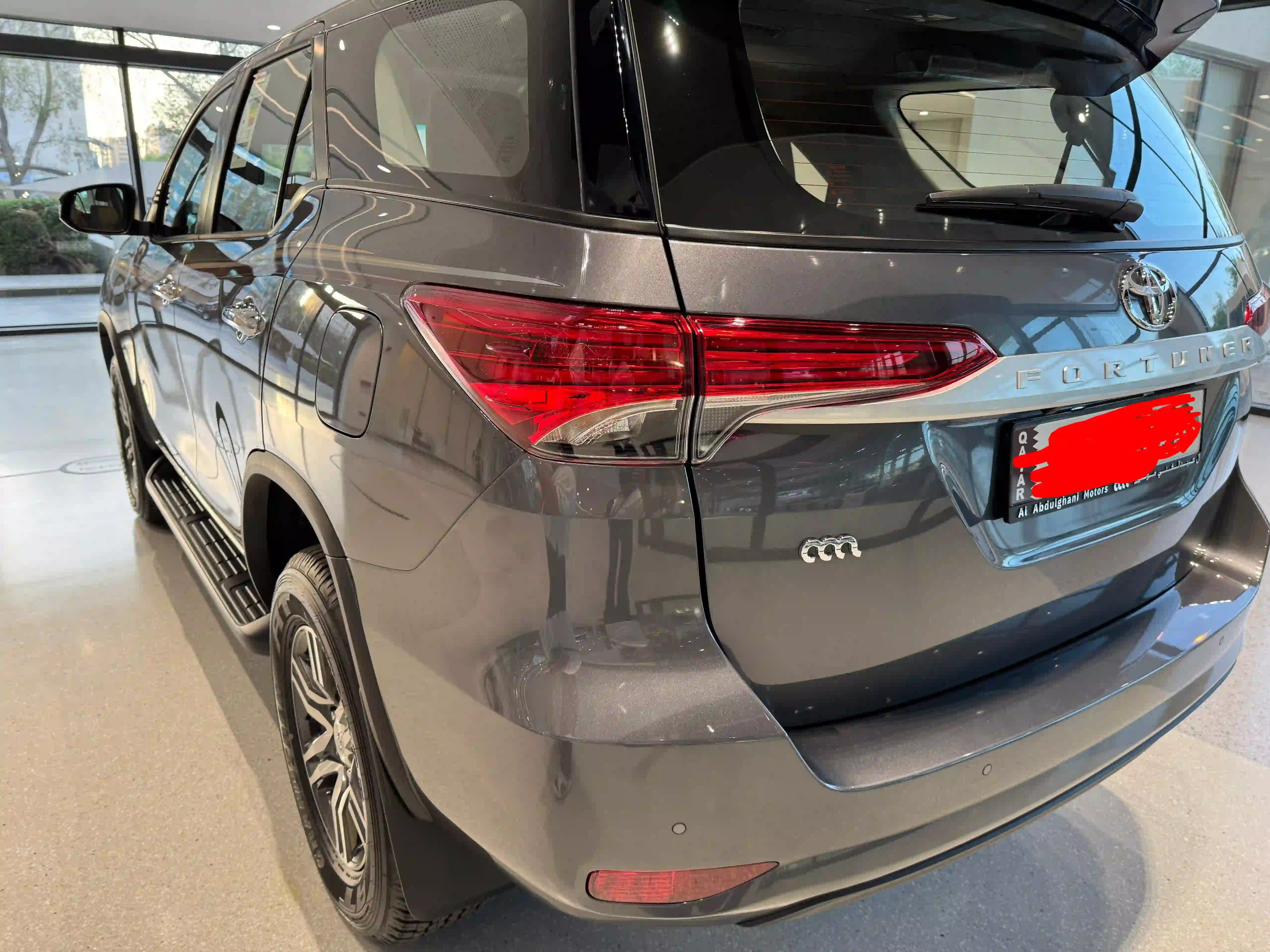 Toyota Fortuner 2025 - Image 2