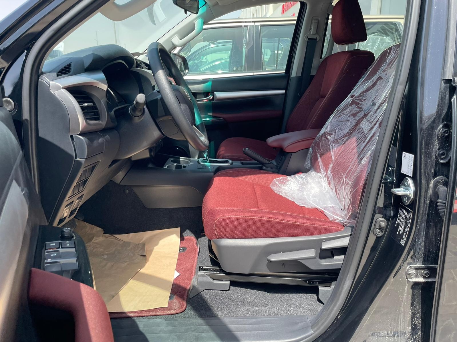 Toyota Hilux SR5 2025 - Image 3