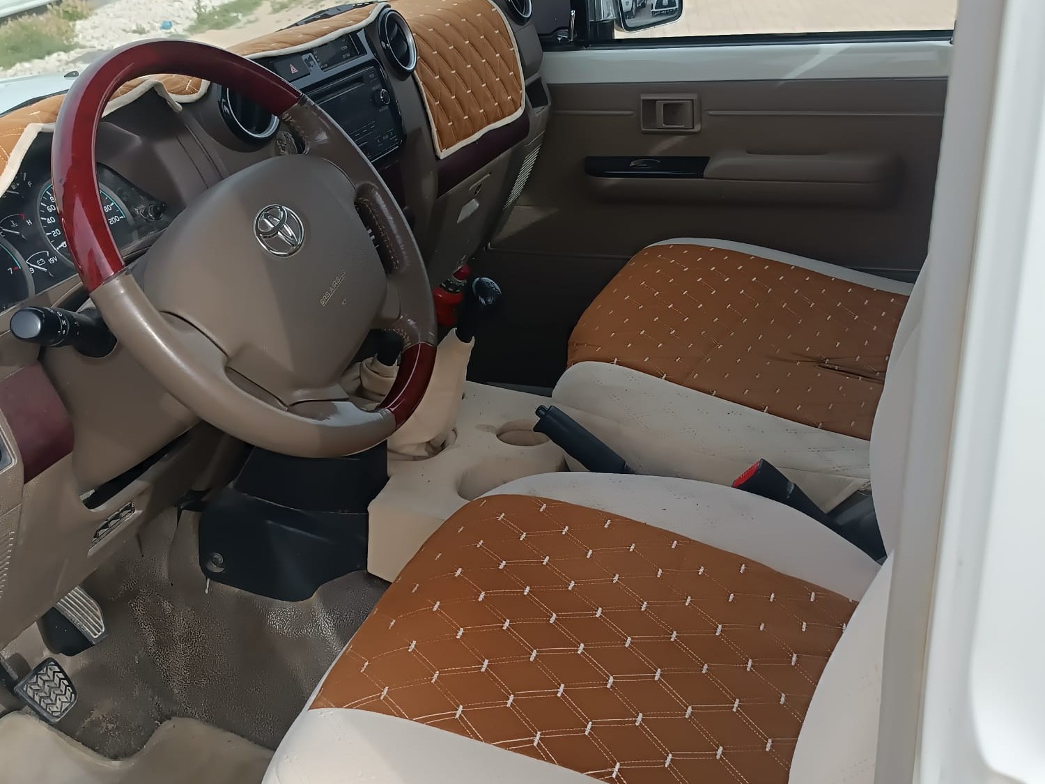Toyota Land Cruiser LX 2022 - Image 2