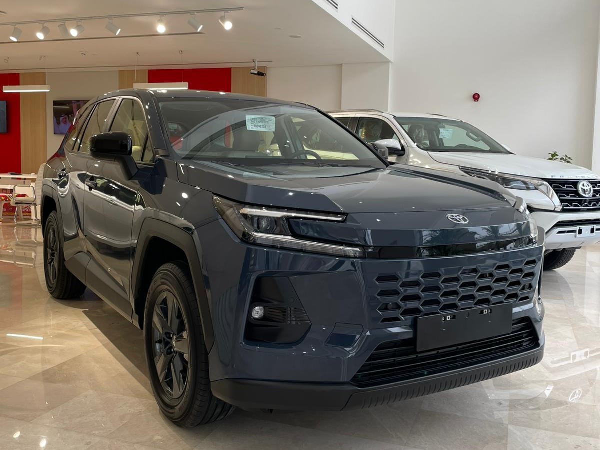 Toyota RAV4 LE HYBRID 2026