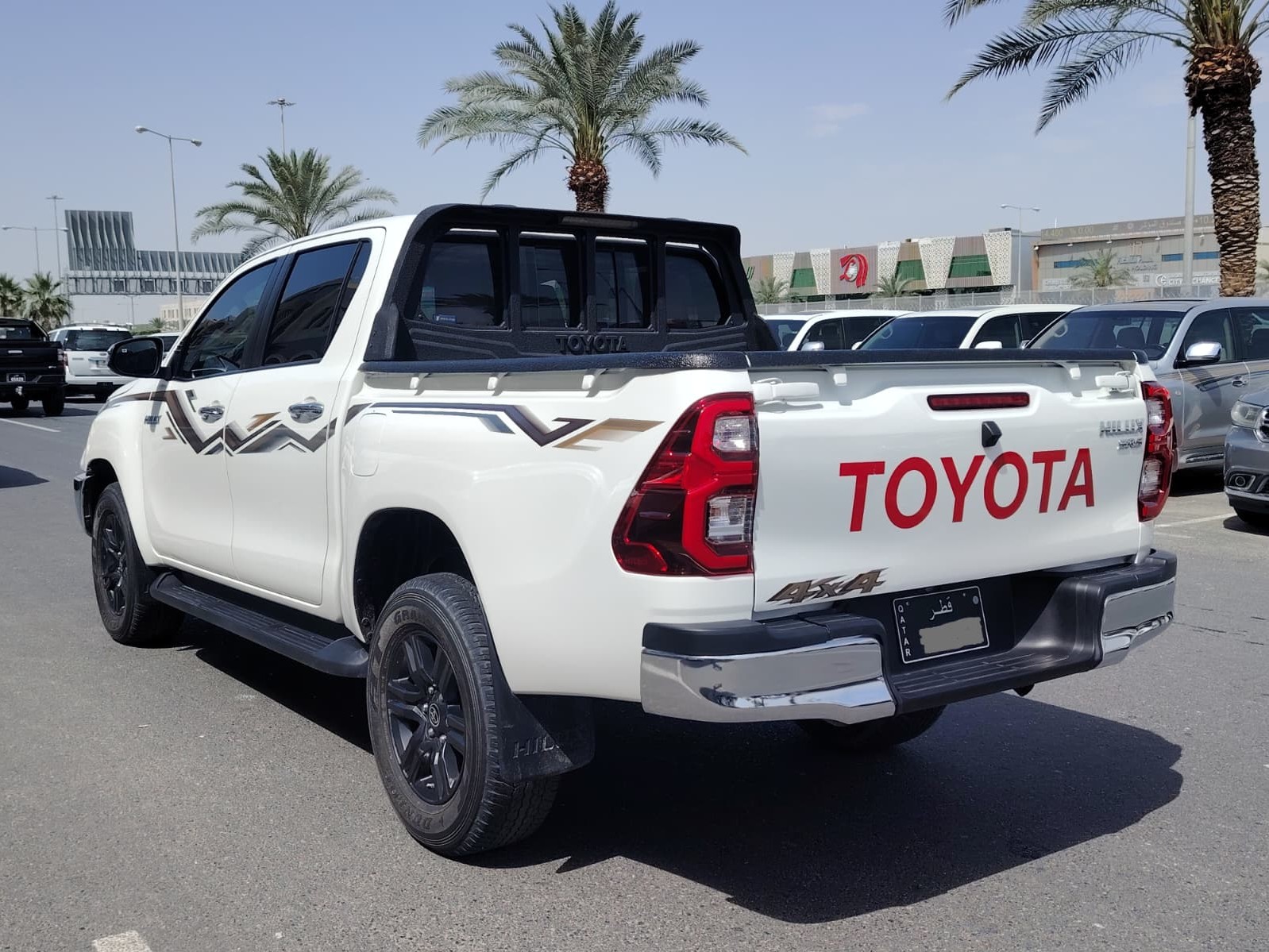 Toyota Hilux SR5 2024 - Image 4