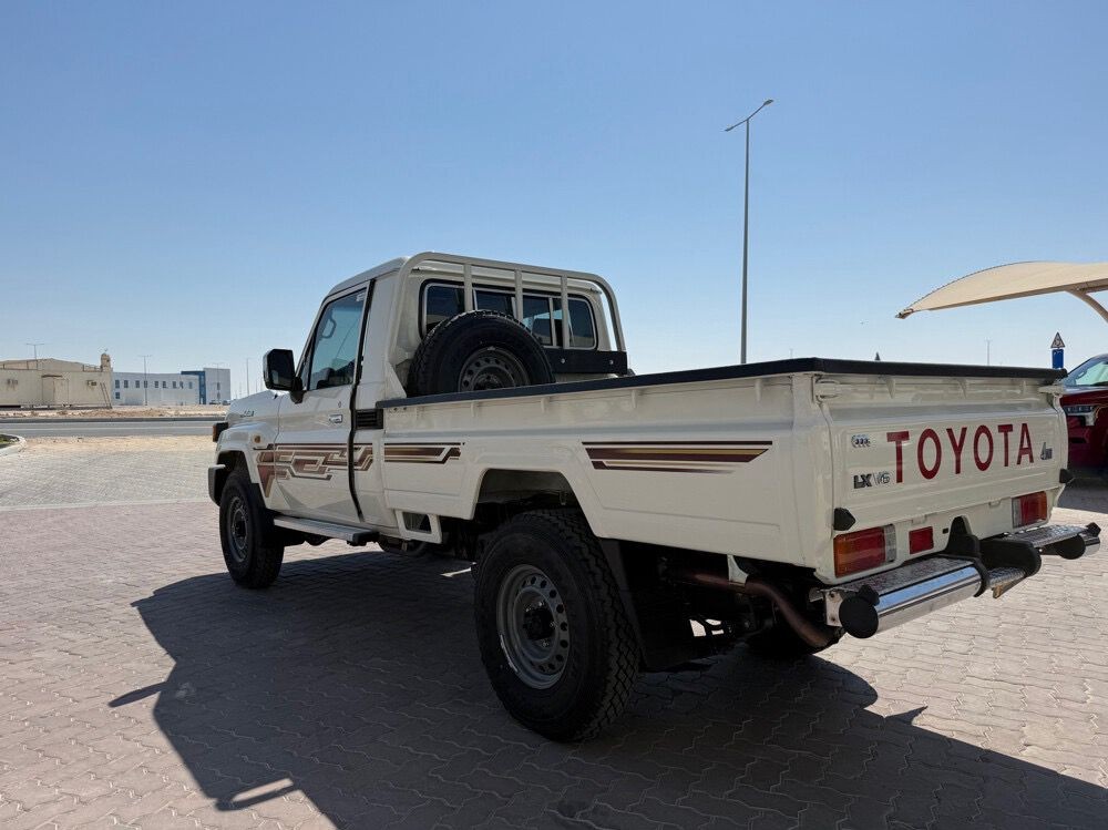Toyota Land Cruiser LX 2025 - Image 2
