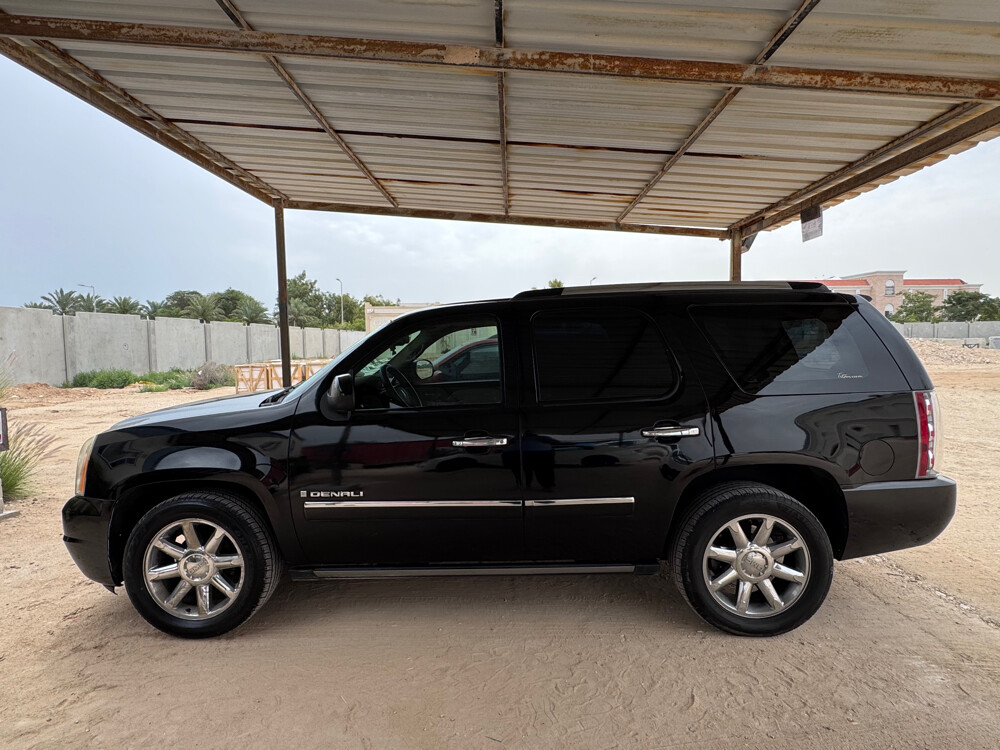 GMC Yukon Denali 2009 - Image 3