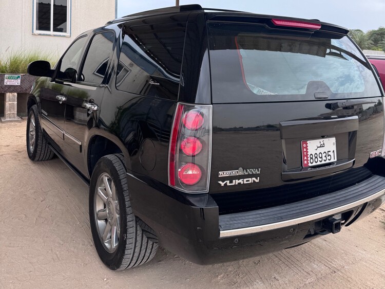 GMC Yukon Denali 2009 - Image 4