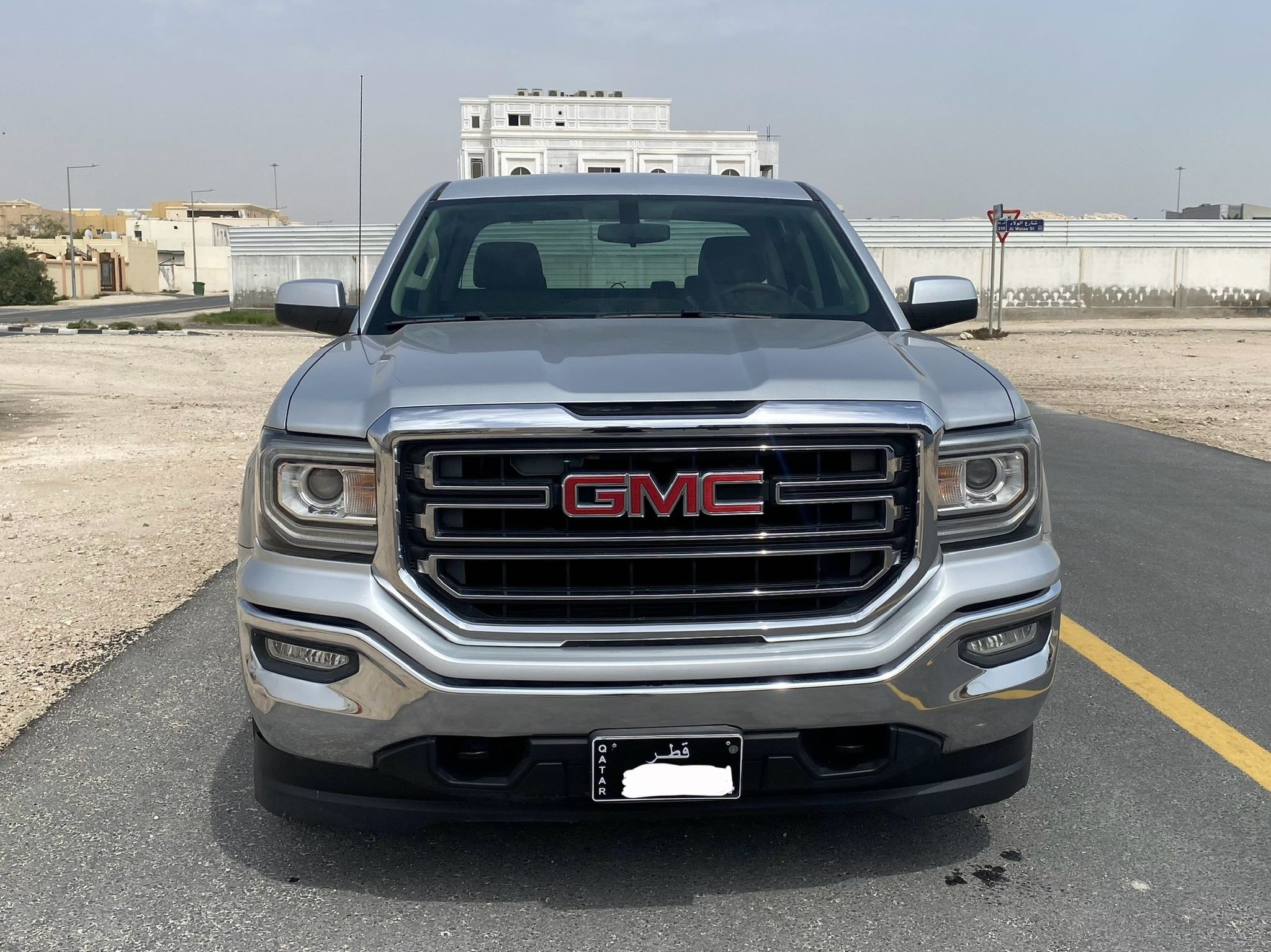 GMC Sierra 2016 - Image 2