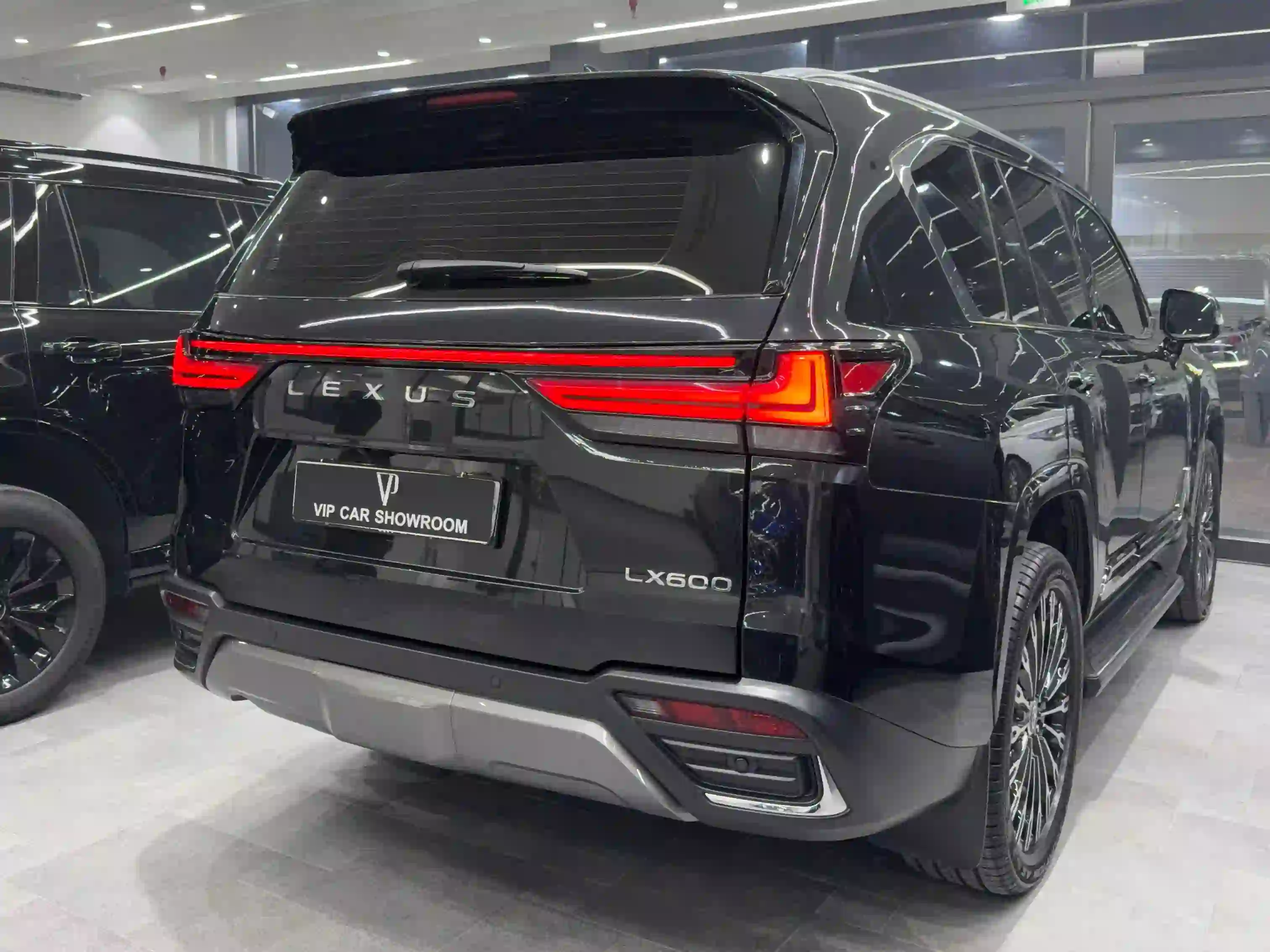 Lexus LX 600 Luxury  2024 - Image 4