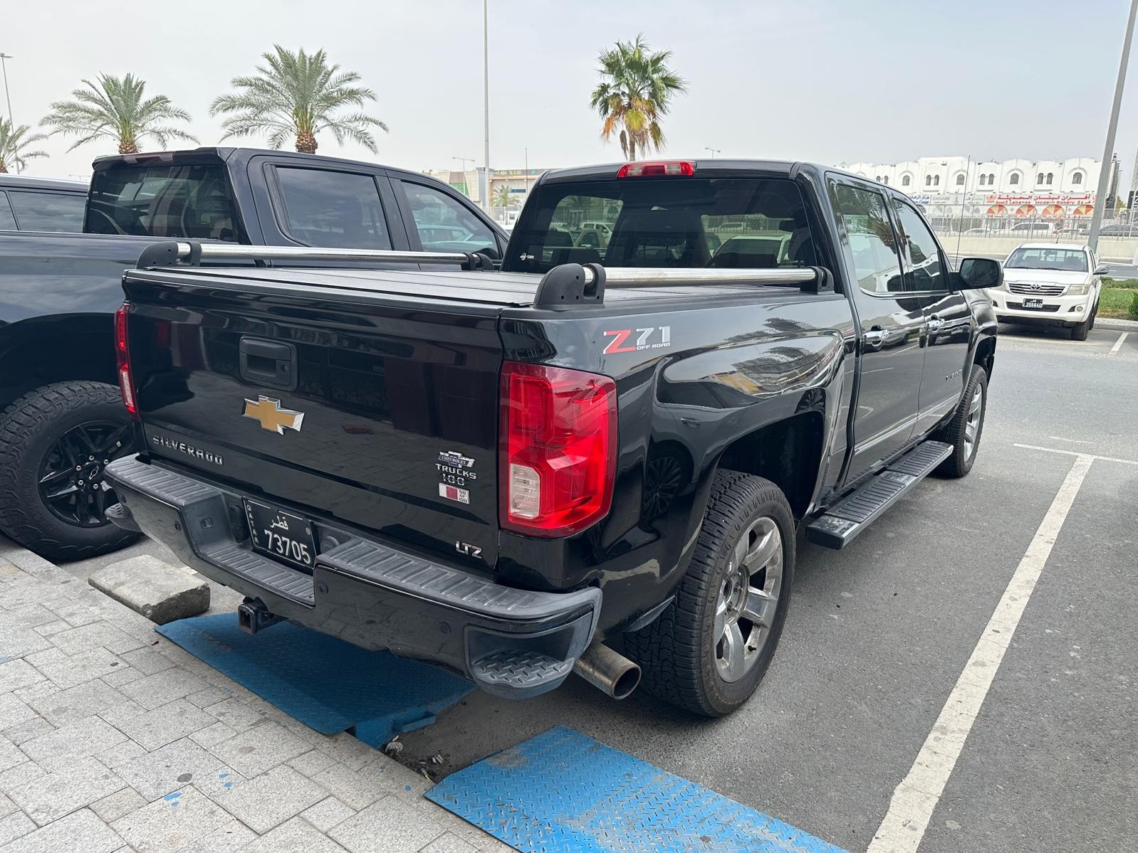 Chevrolet Silverado LTZ - Z71 2018 - Image 4
