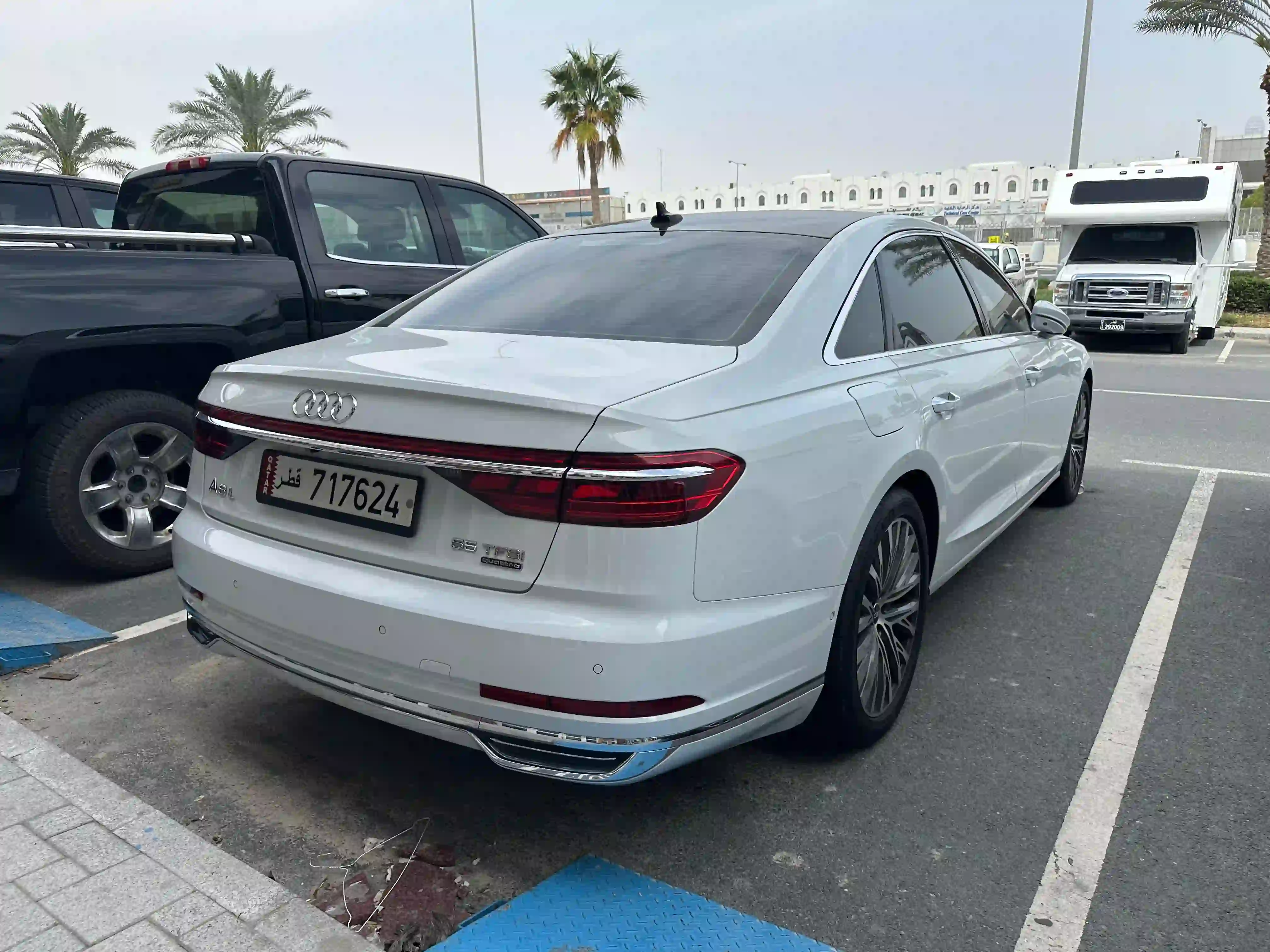 Audi A8 L  2018 - Image 4