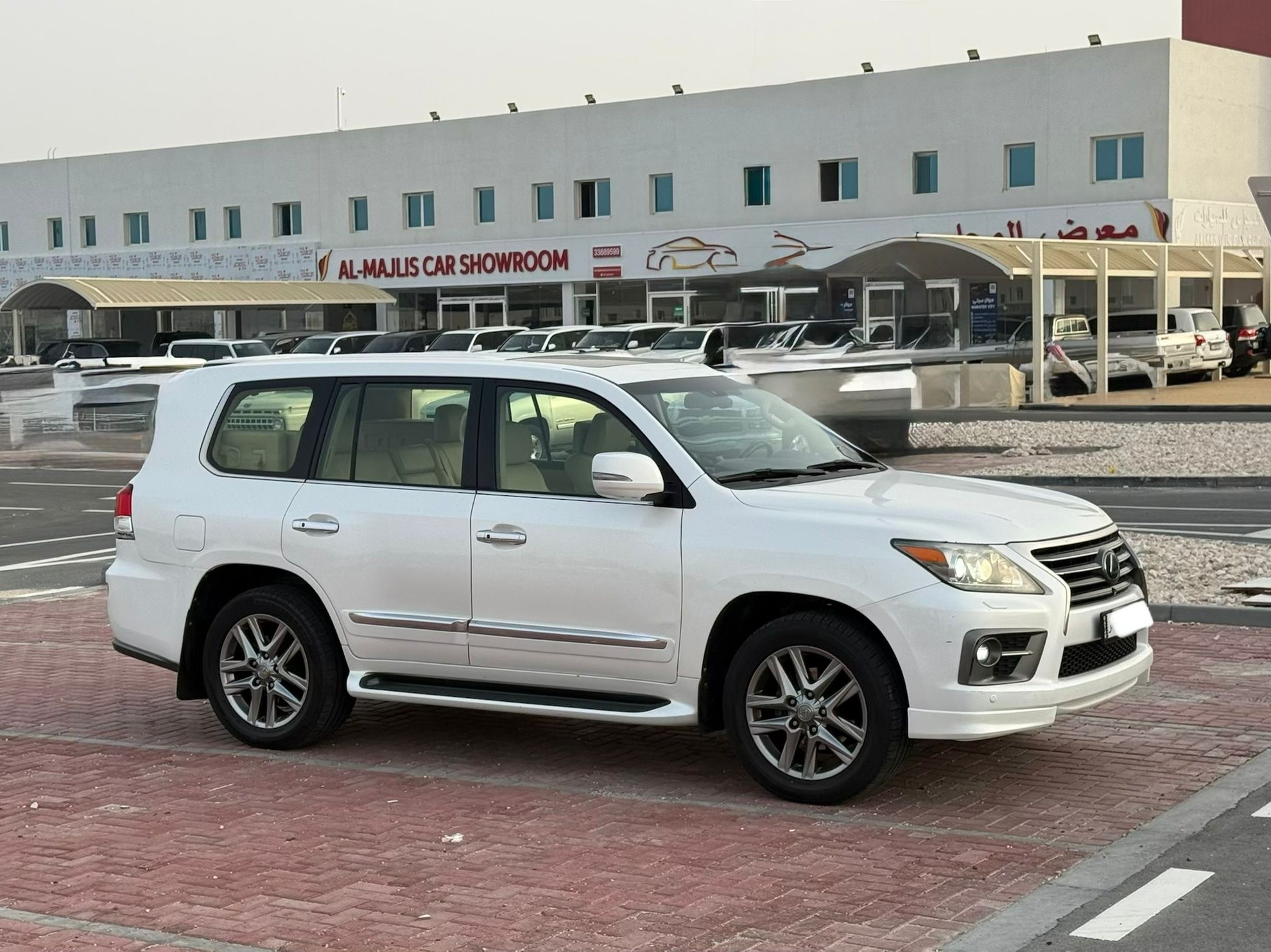 Lexus LX 570 S 2014 - Image 3