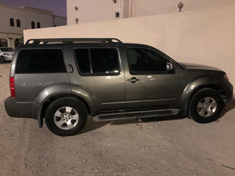 Nissan Pathfinder SE 2009 - Image 2
