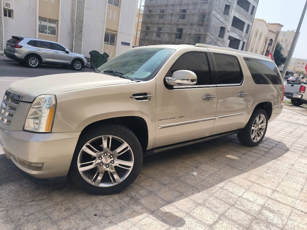 Cadillac Escalade Platinum 2013 - Image 2