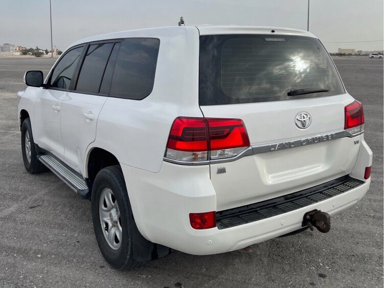 Toyota Land Cruiser GX 2019 - Image 3