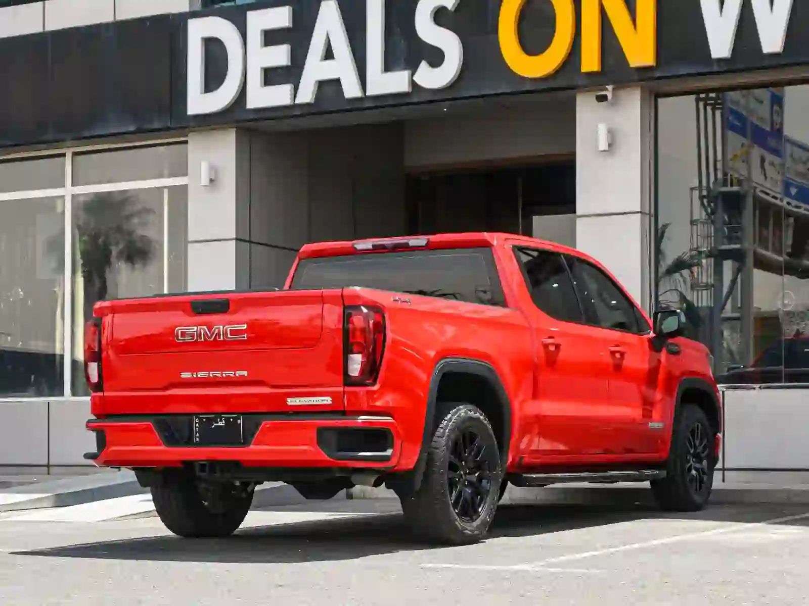 GMC Sierra Elevation  2023 - Image 4