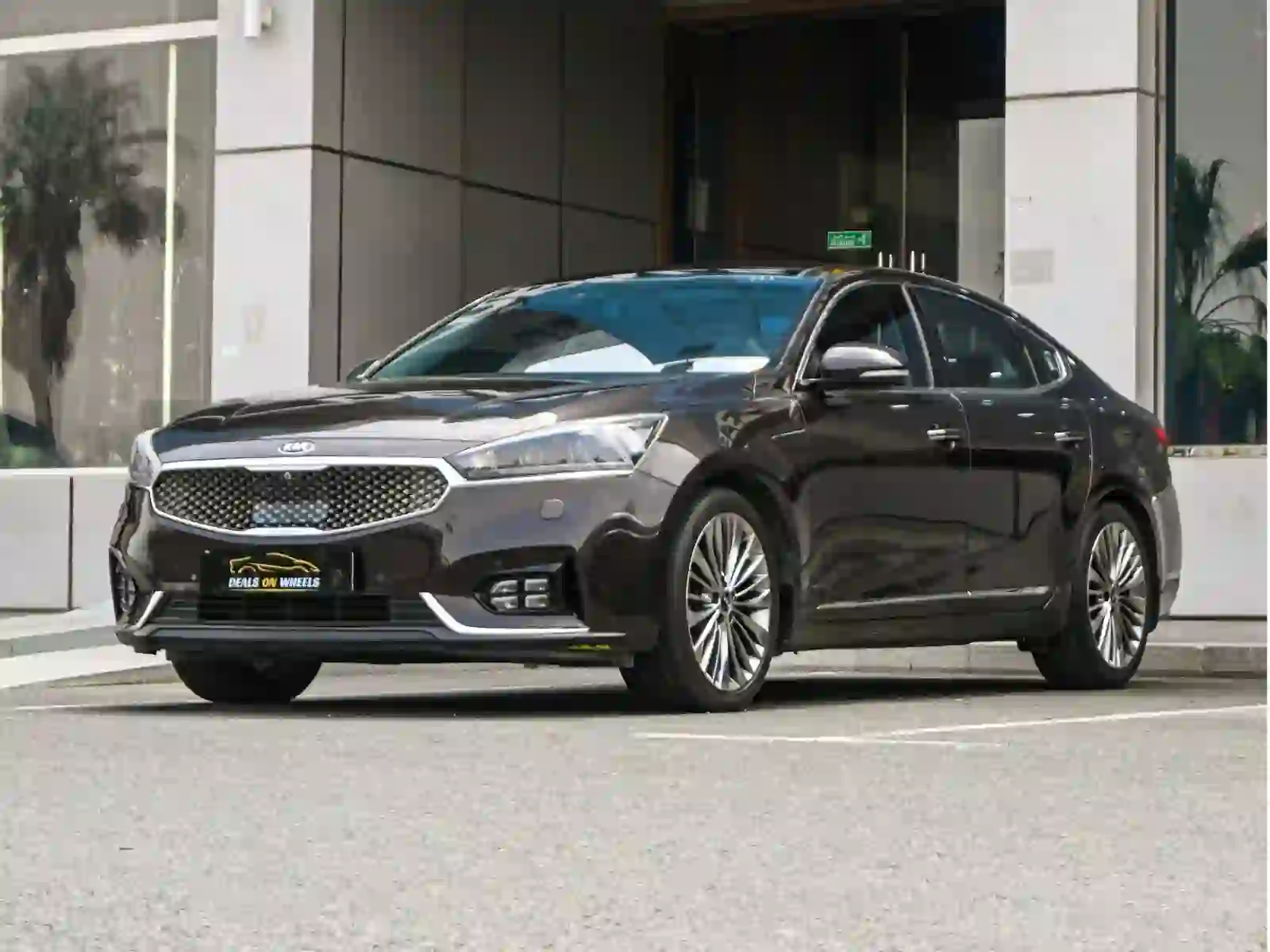 Kia Cadenza 2019 - Image 2