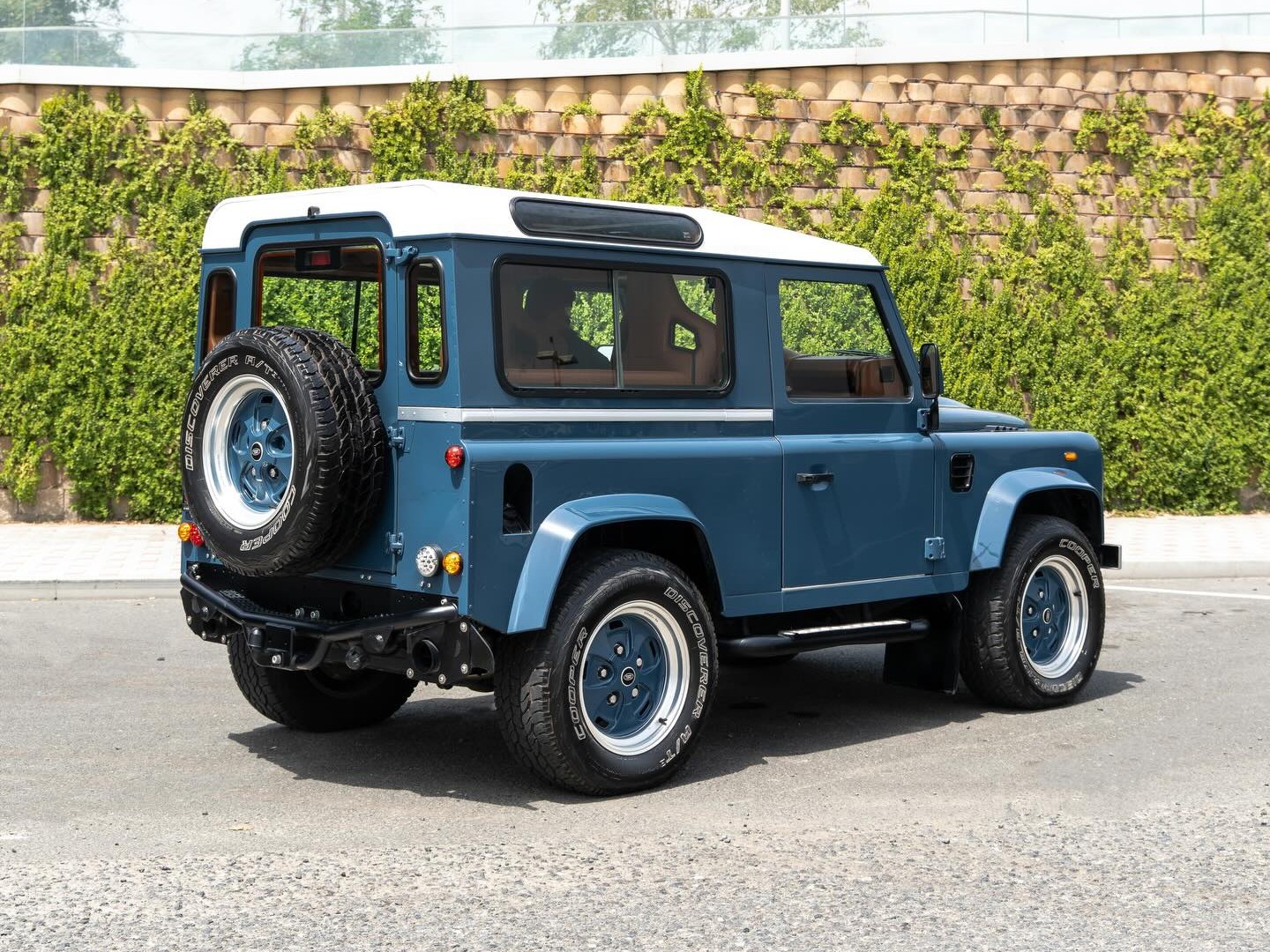 Land Rover Defender 90 2012 - Image 2