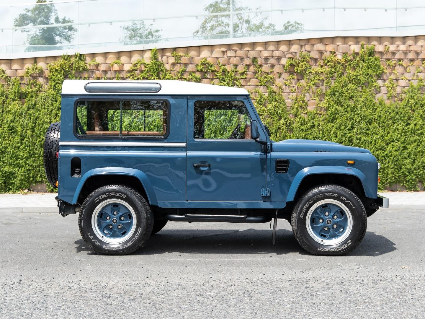 Land Rover Defender 90 2012 - Image 3