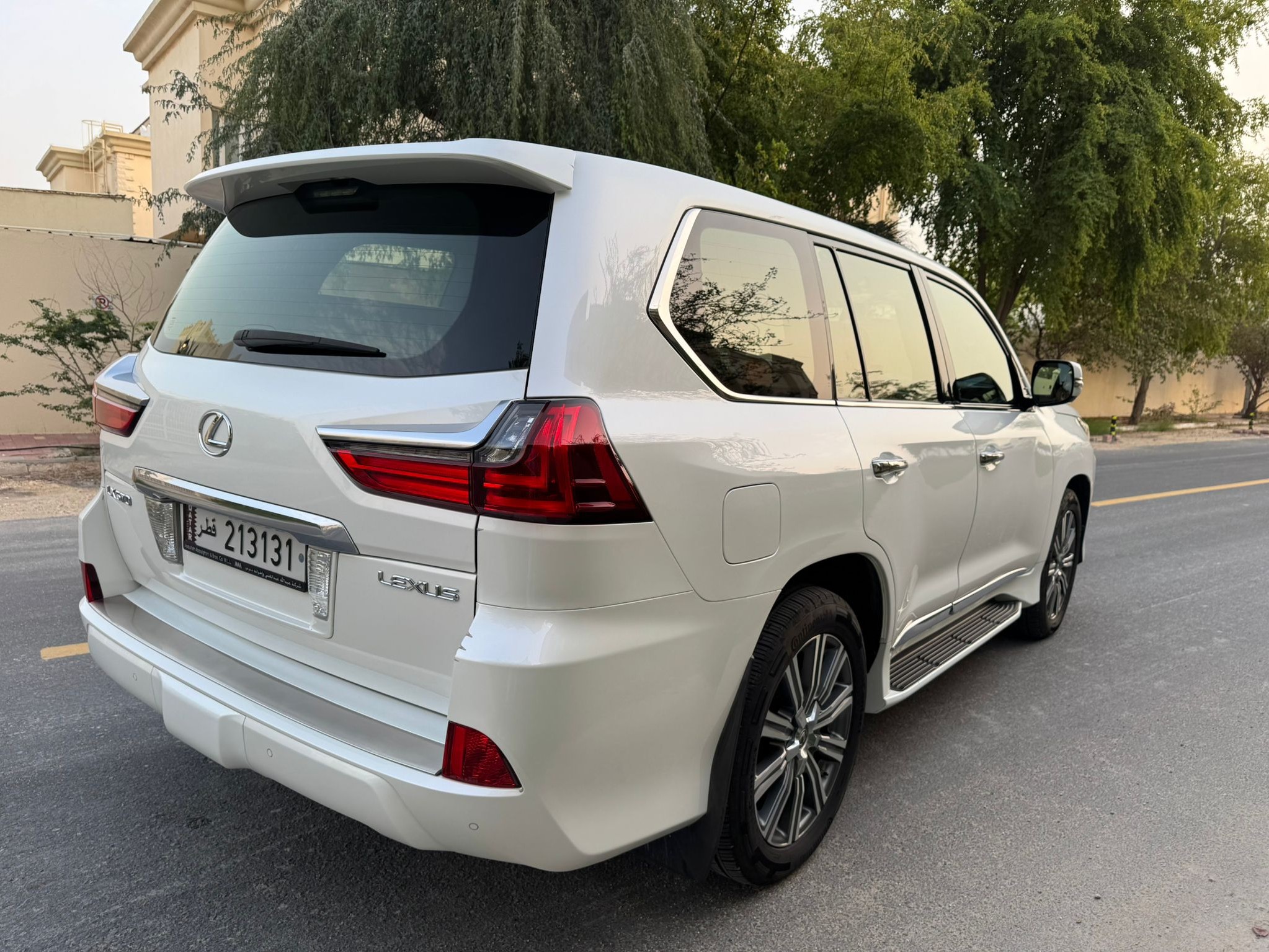 Lexus LX 570 2017 - Image 4