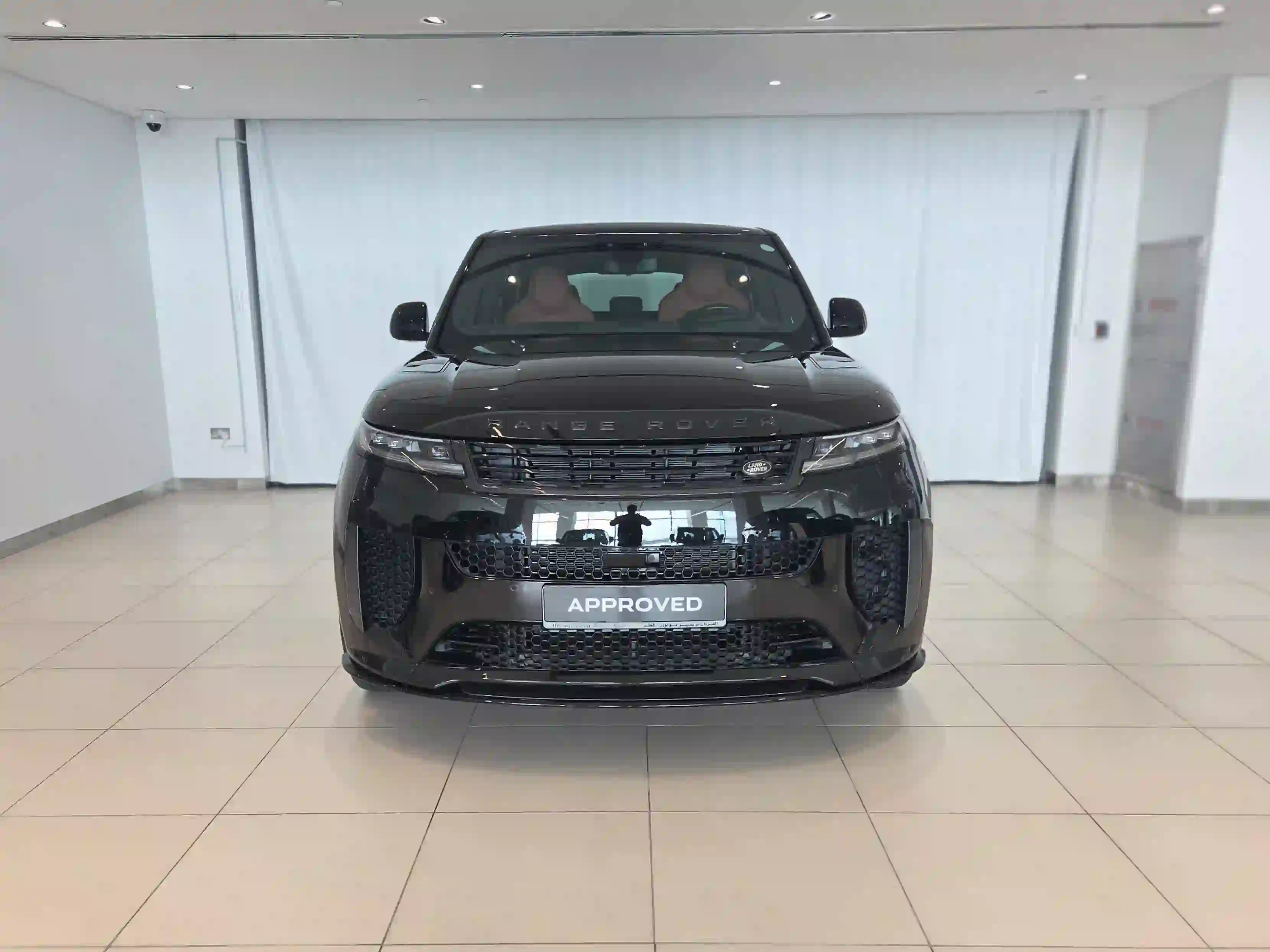 Land Rover Range Rover Sport 4.4 V8 SV 2024 - Image 2