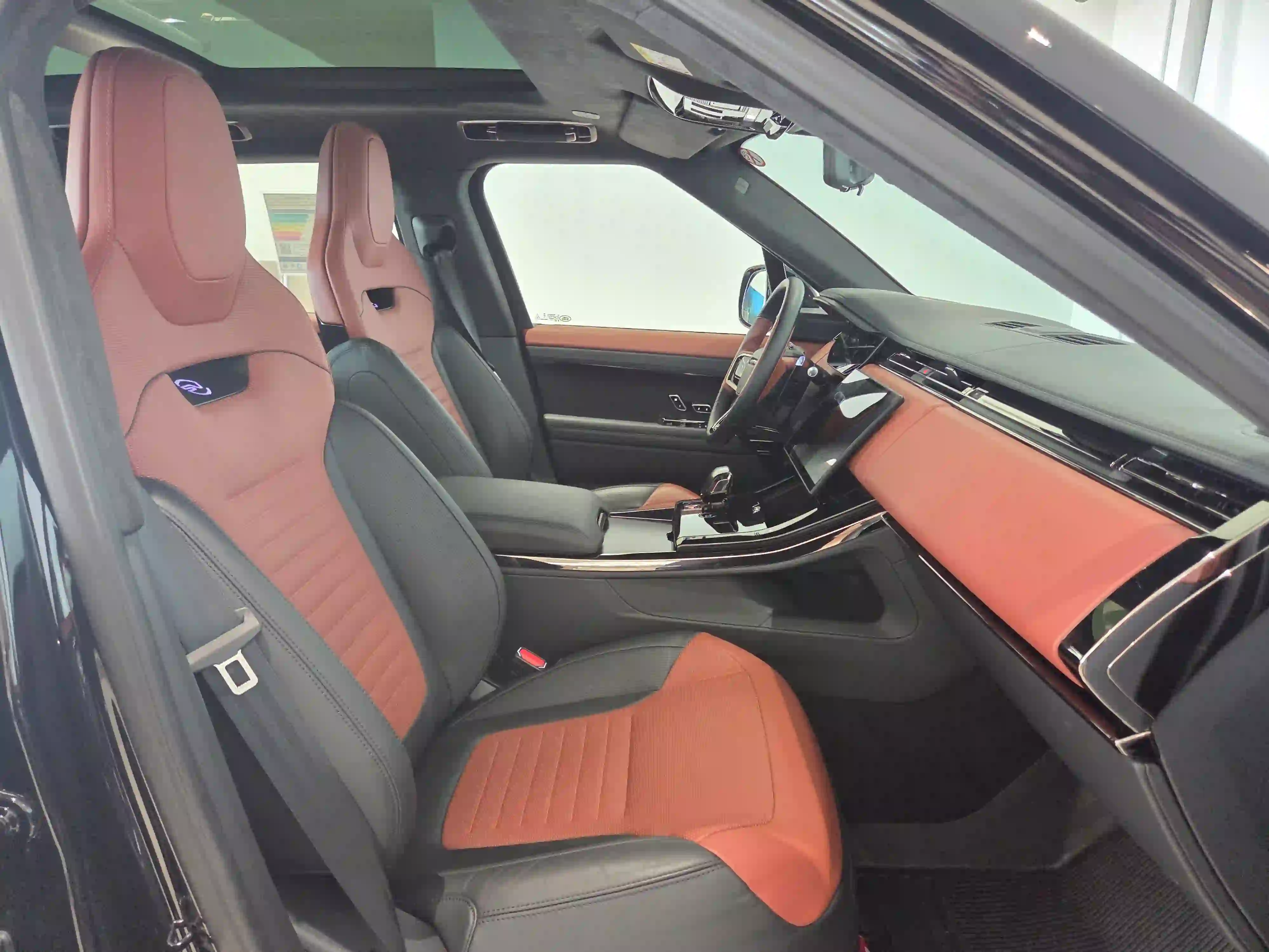 Land Rover Range Rover Sport 4.4 V8 SV 2024 — photo 10 for sale in Qatar