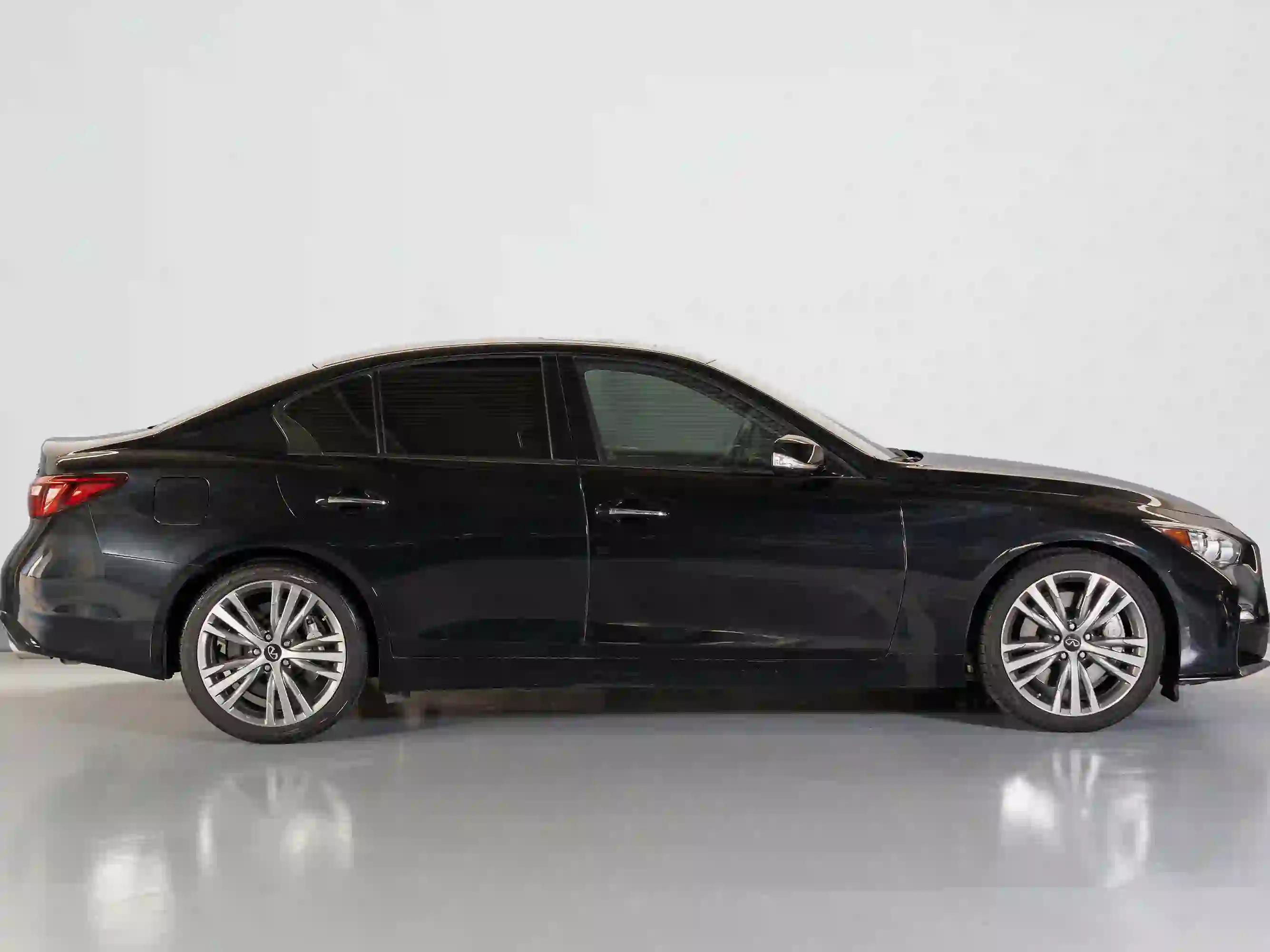 Infiniti Q50 2024 — photo 9 for sale in Qatar