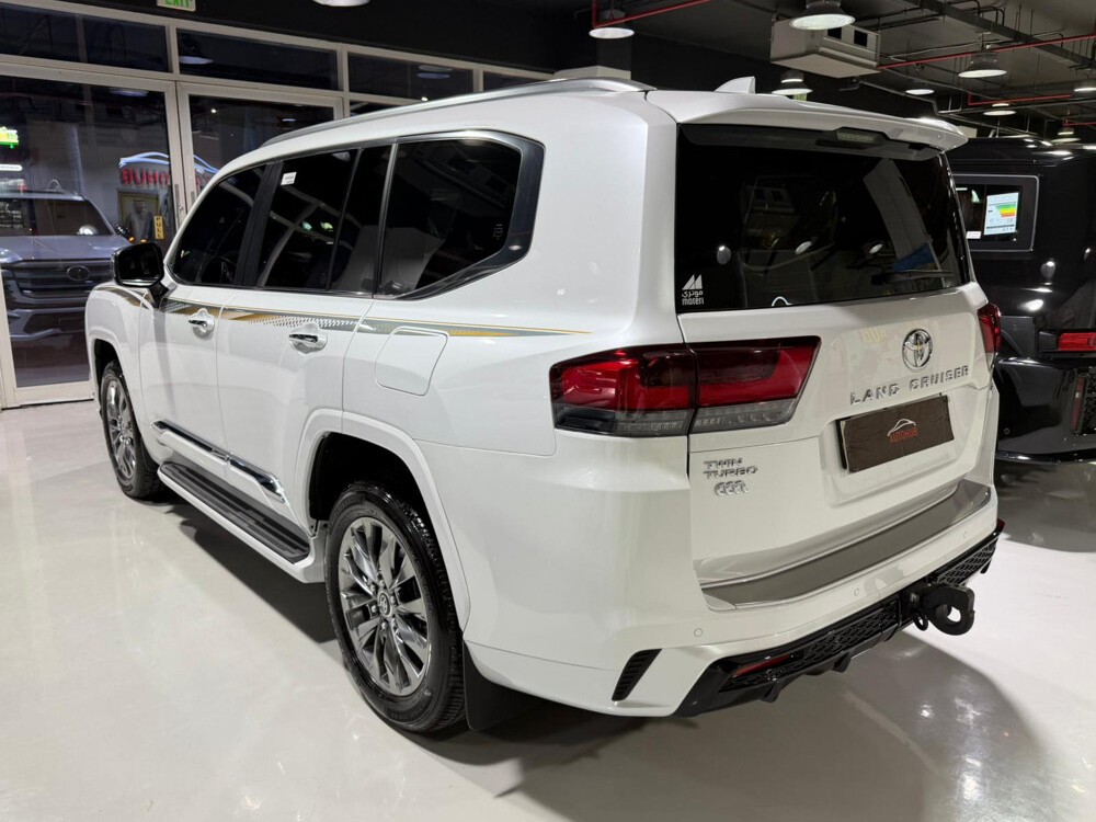 Toyota Land Cruiser VXR Twin Turbo 2025 - Image 2