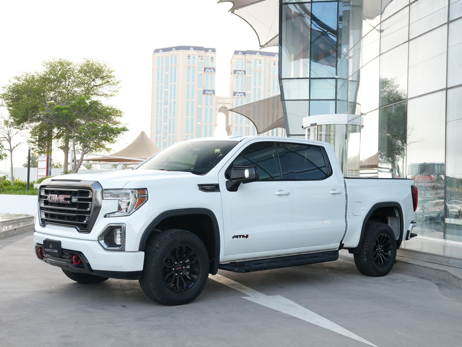 GMC Sierra AT4 2021 - Image 2