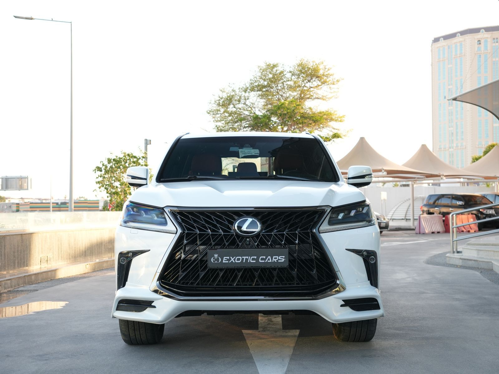 Lexus LX 570 S 2017 - Image 2