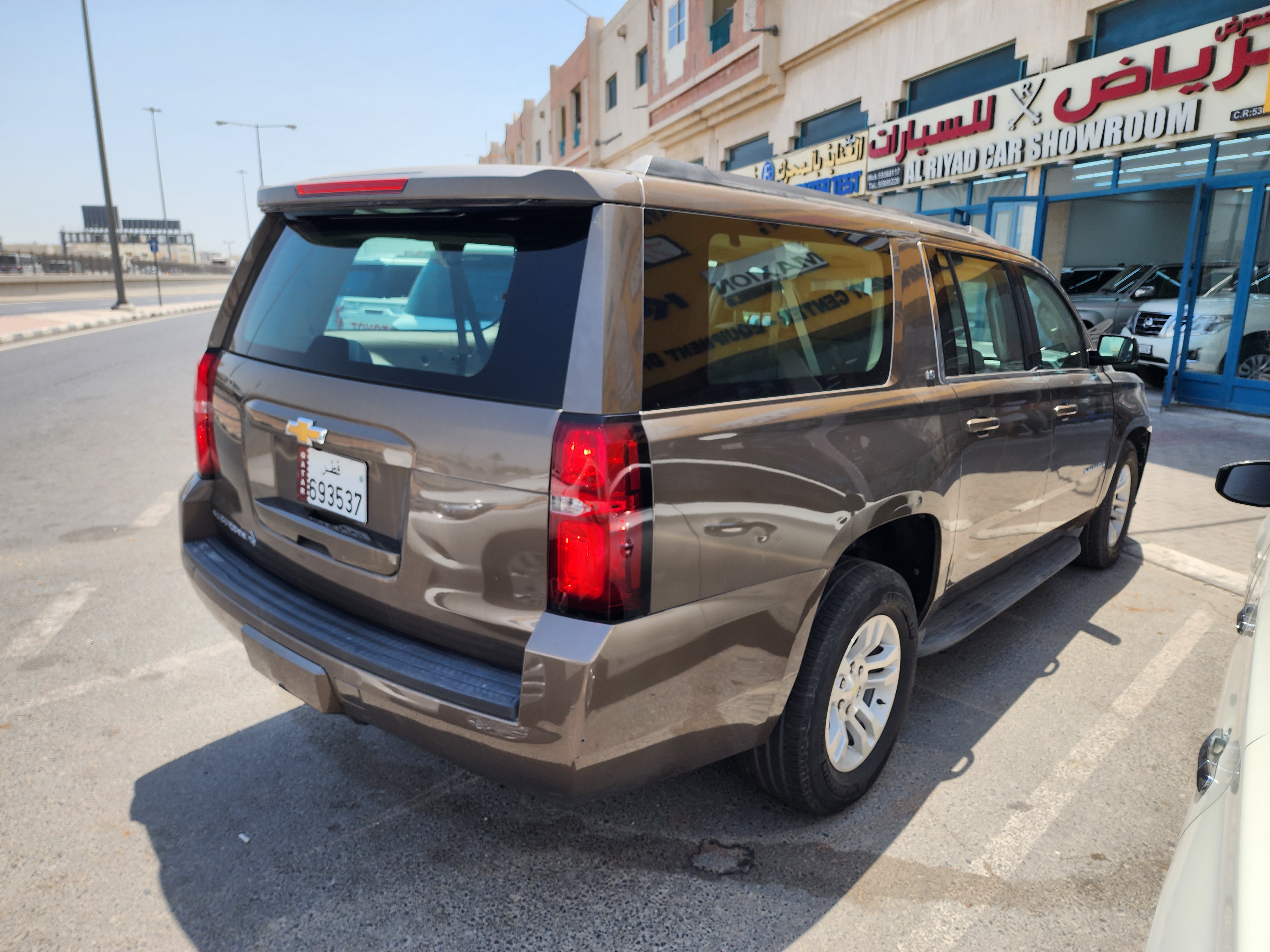 Chevrolet Suburban - Image 4