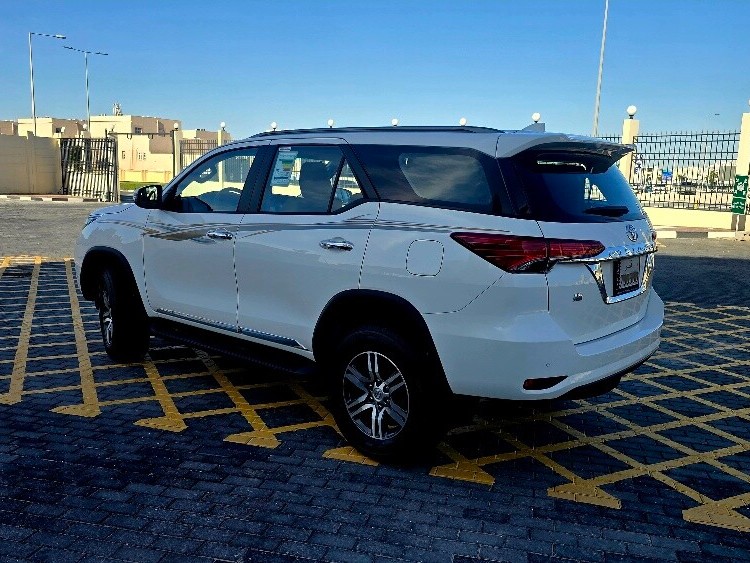 Toyota Fortuner V6 2022 - Image 4