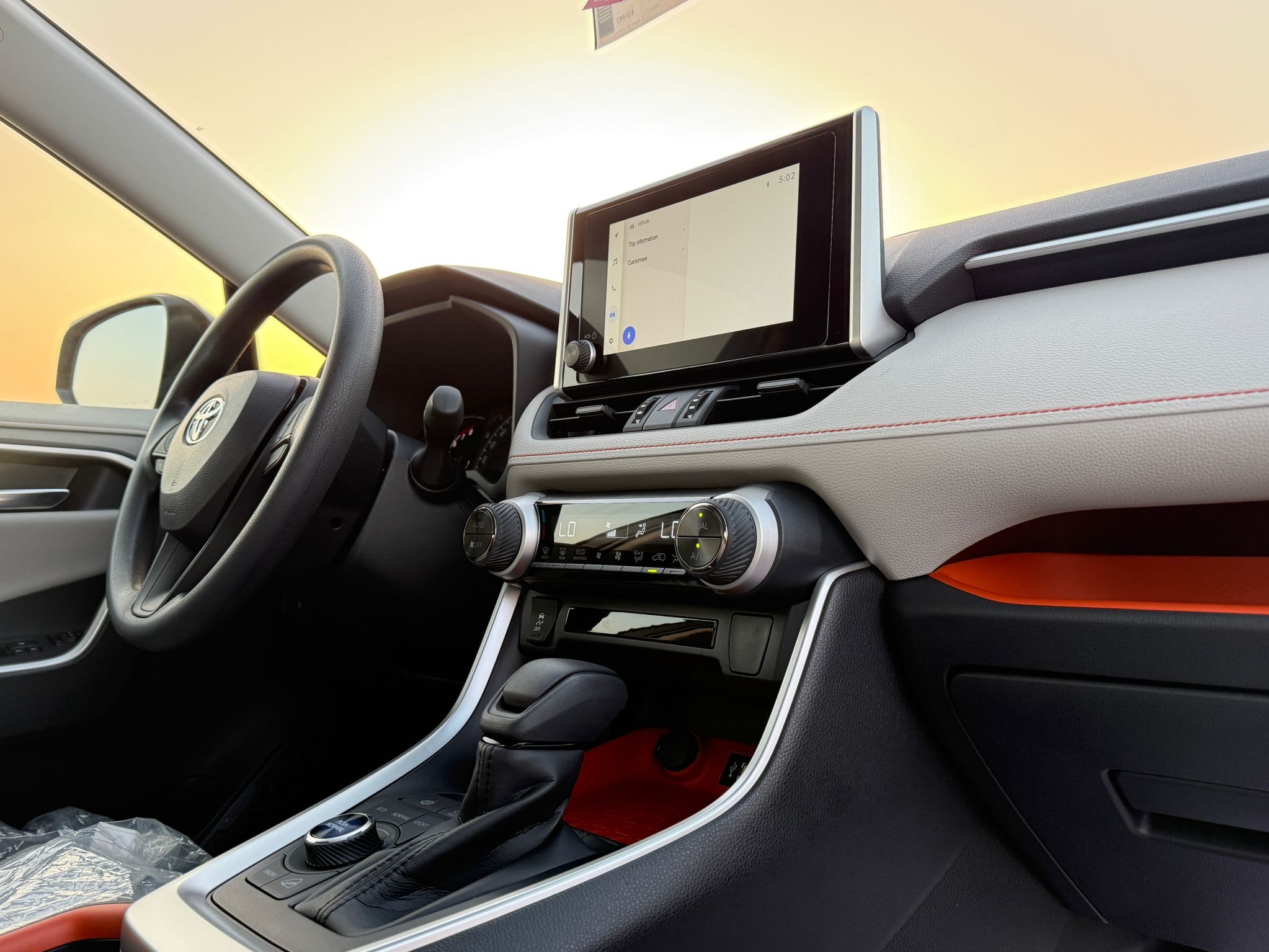 Toyota RAV4 2025 - Image 3