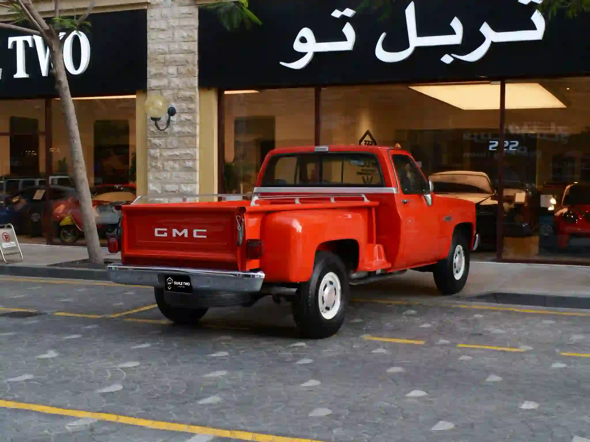 GMC Sierra 1984 - Image 2