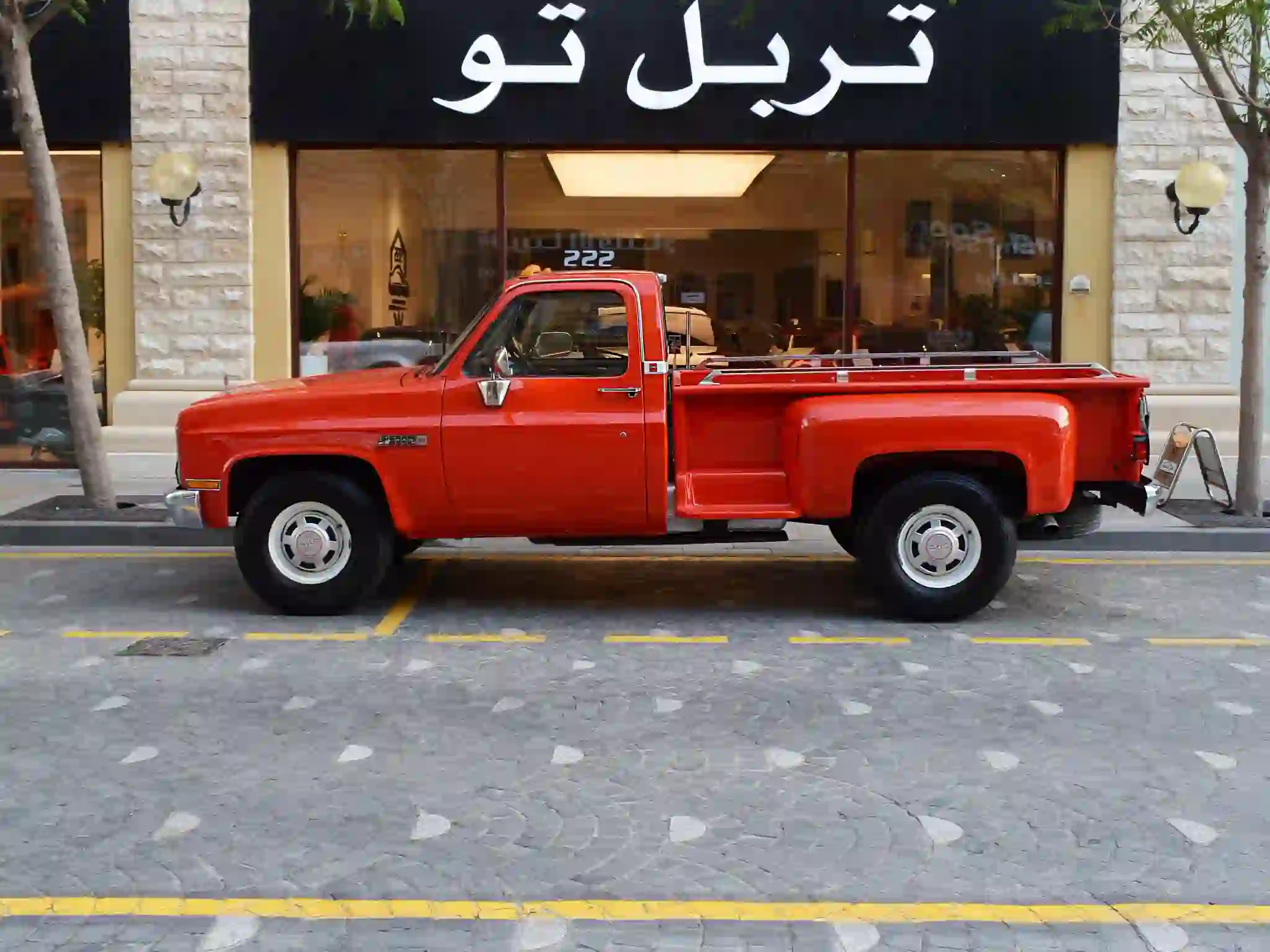 GMC Sierra 1984 - Image 3
