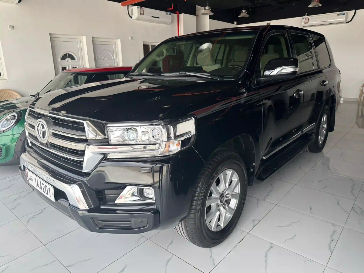 Toyota Land Cruiser GXR v8 2019