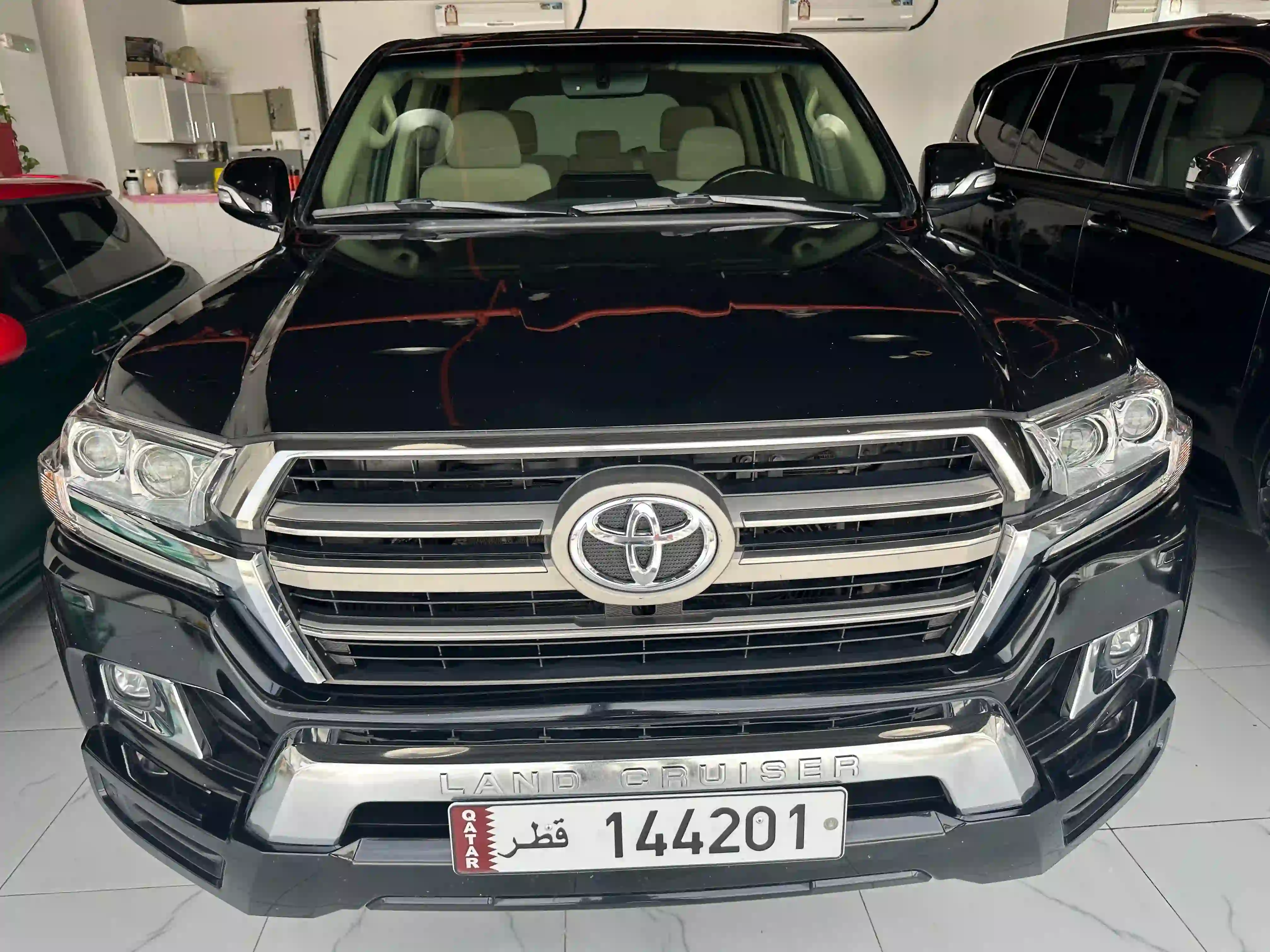 Toyota Land Cruiser GXR v8 2019 - Image 2