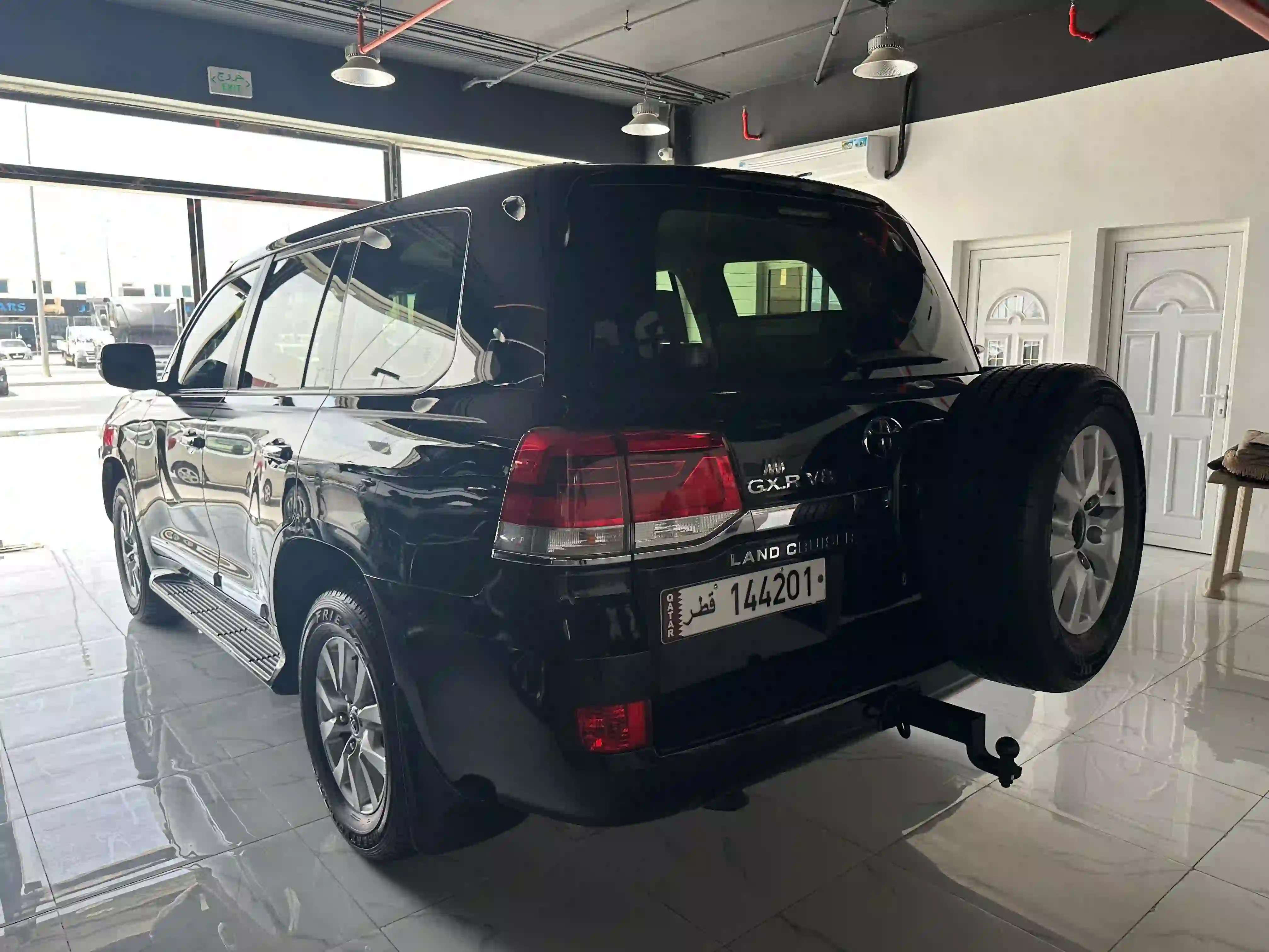 Toyota Land Cruiser GXR v8 2019 - Image 4