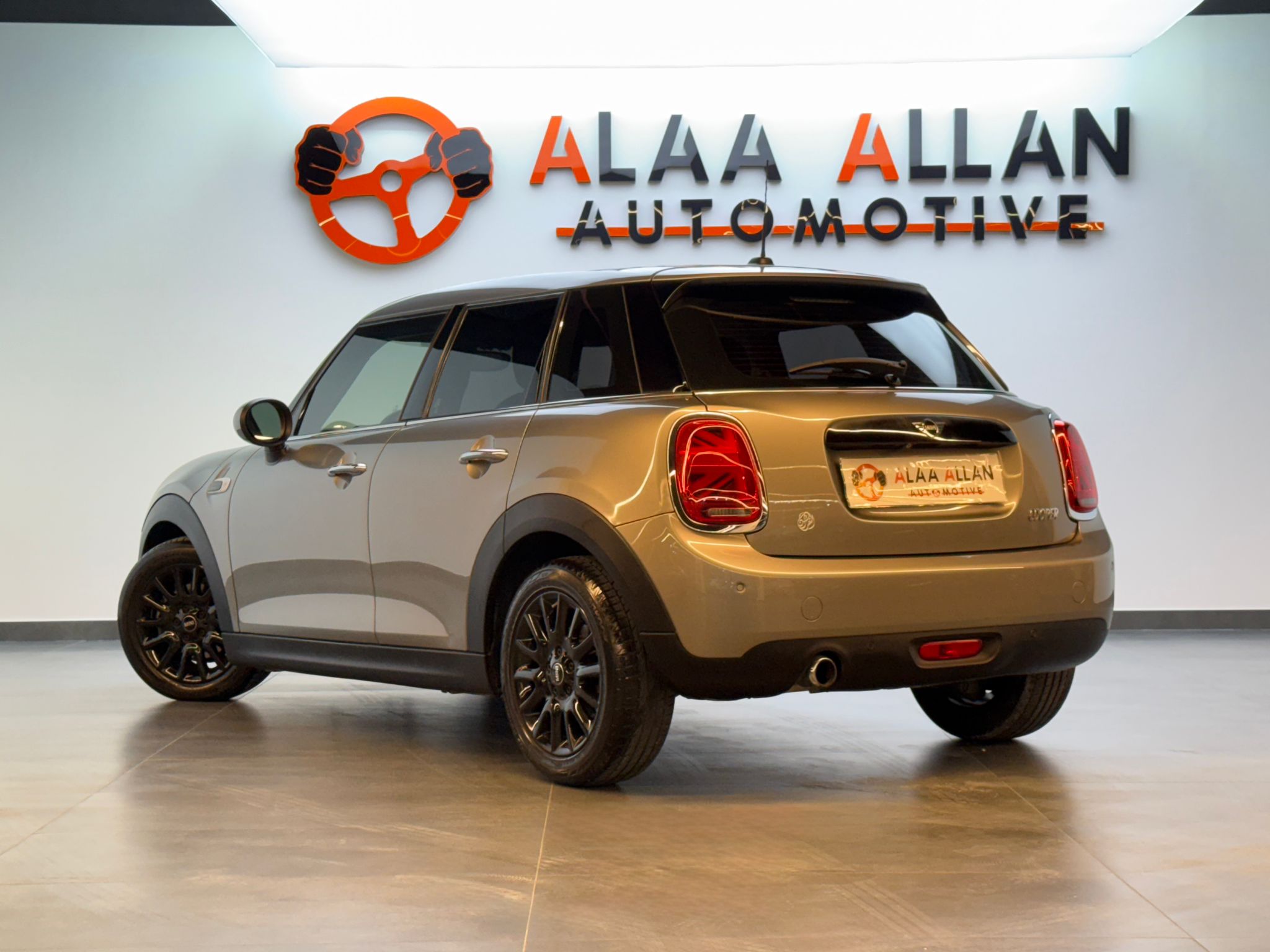 Mini Cooper 2019 - Image 2