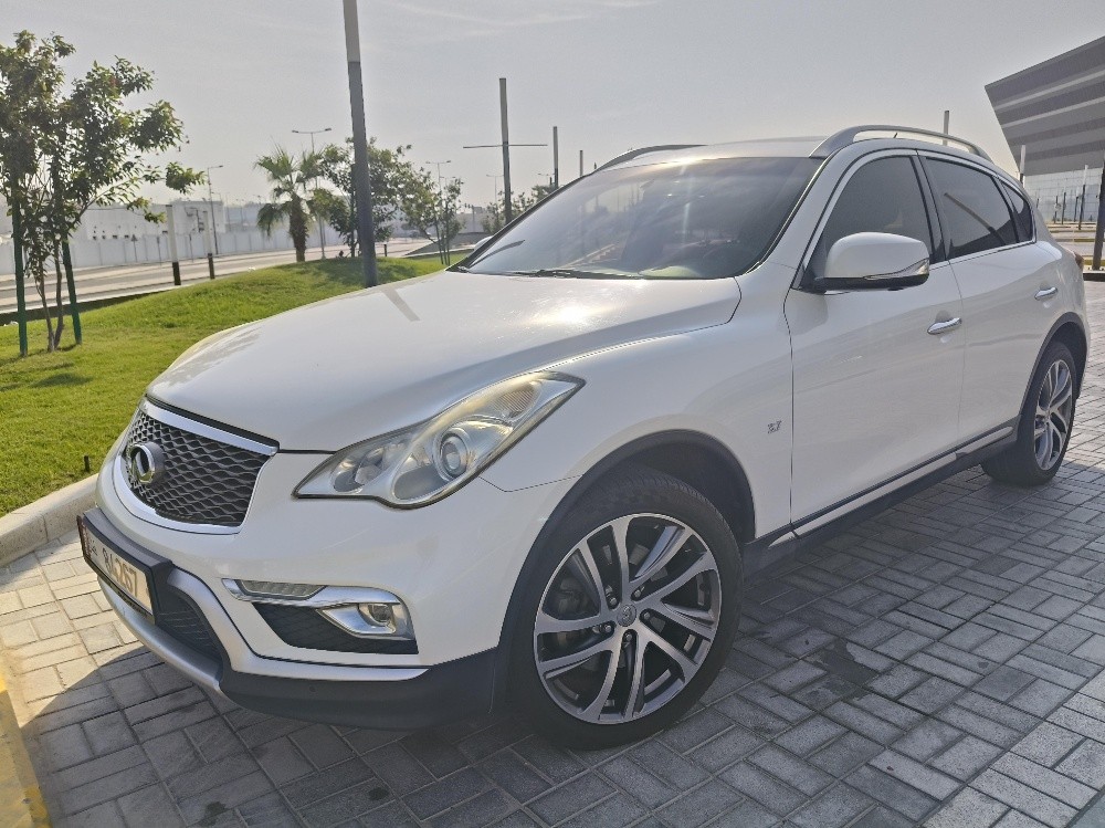 إنفينيتي QX50 2016