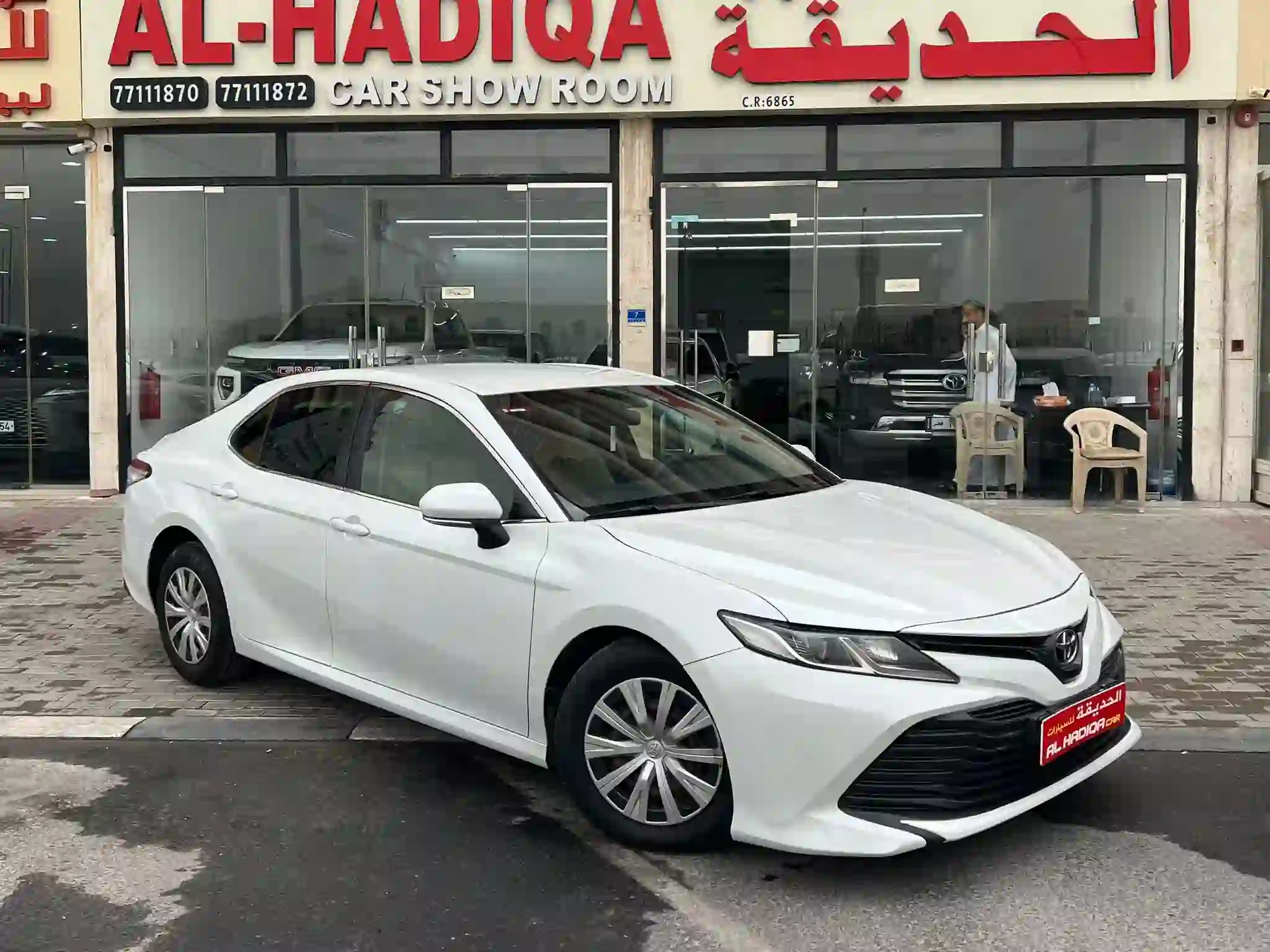 Toyota Camry LE 2020 - Image 2