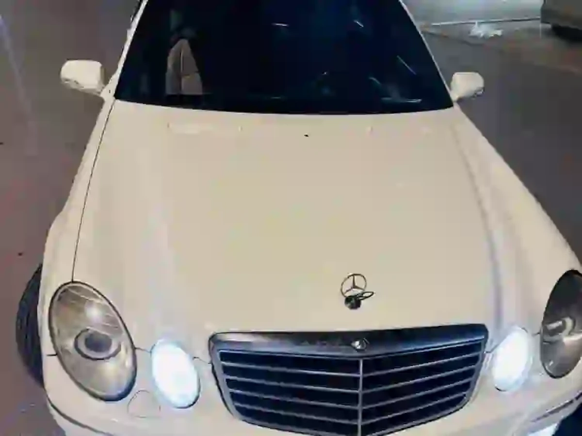 Mercedes-Benz E-Class Sedan 280 2009