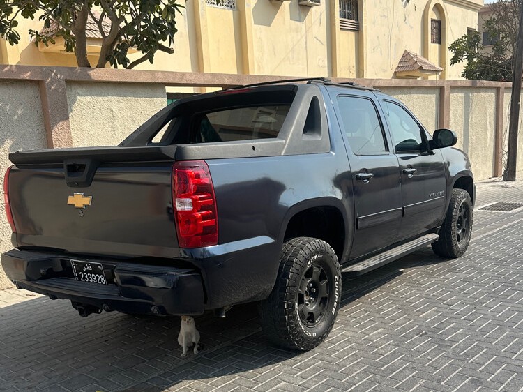 Chevrolet Avalanche LT 2012 - Image 2