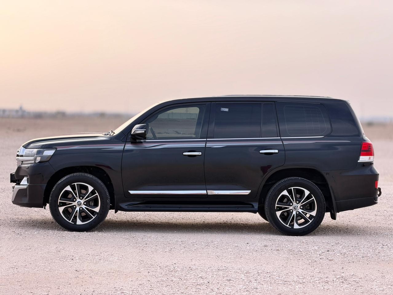 Toyota Land Cruiser GXR Grand Touring 2021 - Image 3