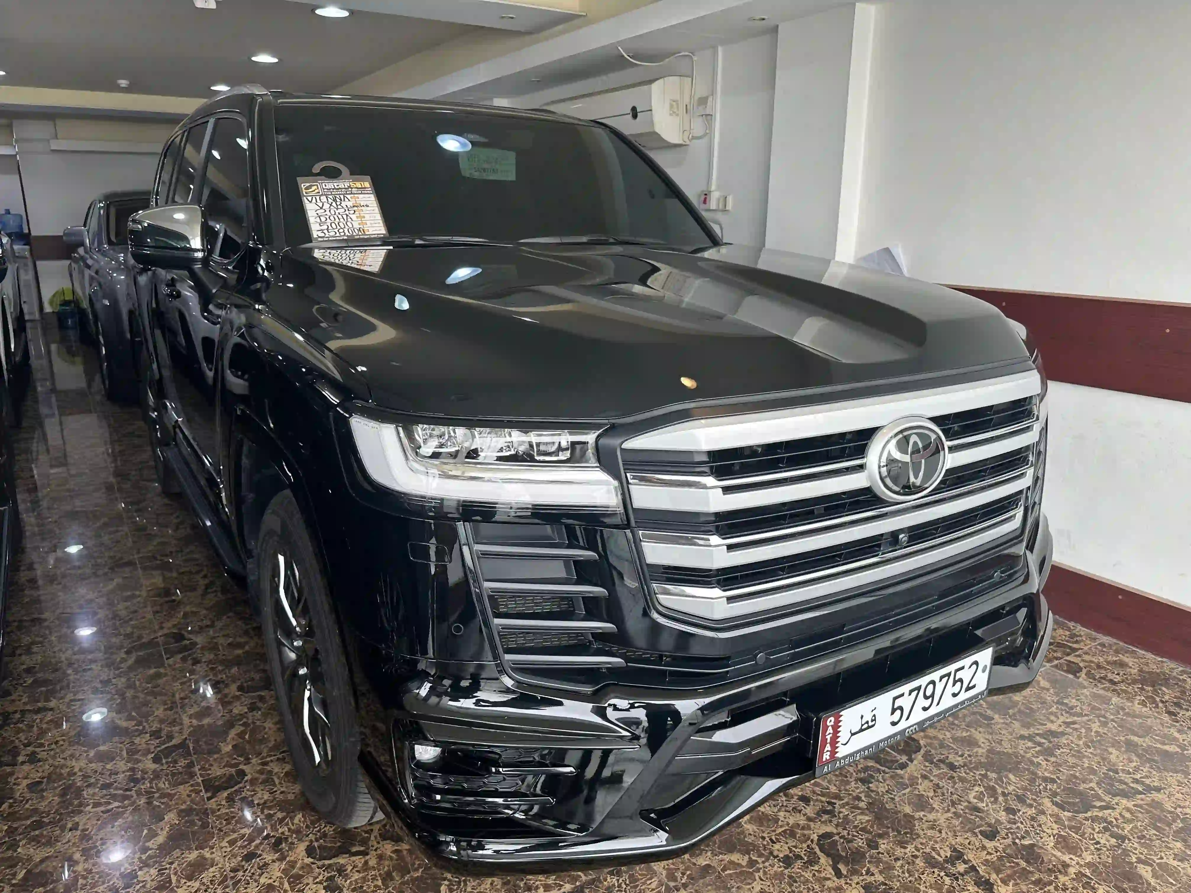 Toyota Land Cruiser VXR Limited 2025 - Image 3