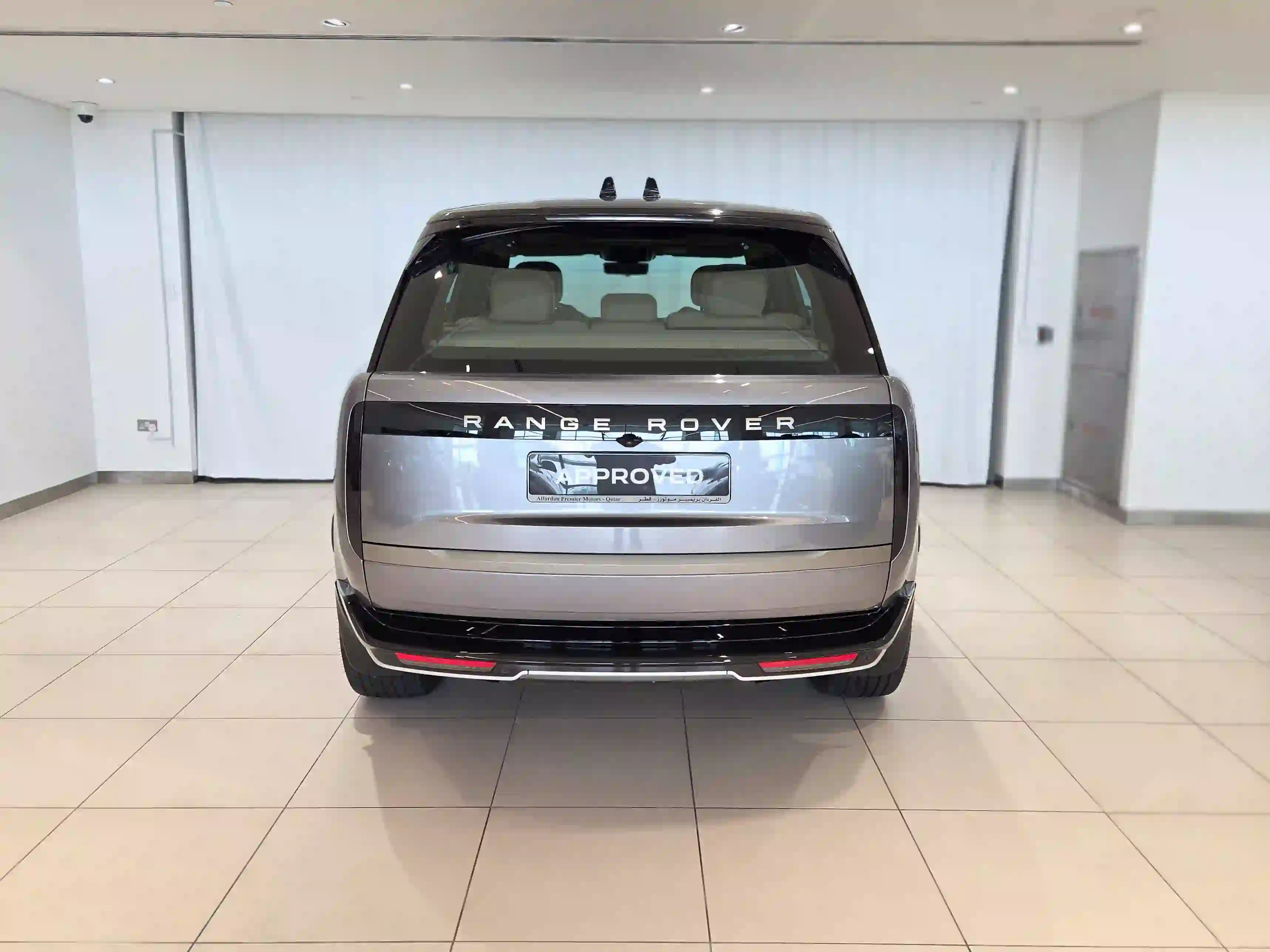 Land Rover Range Rover 4.4 V8 HSE 2025 - Image 4