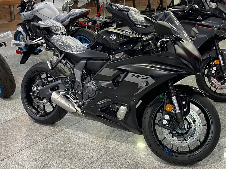 ياماها ار7 2025