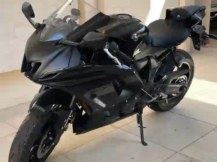 Yamaha  R7 2025 - Image 2