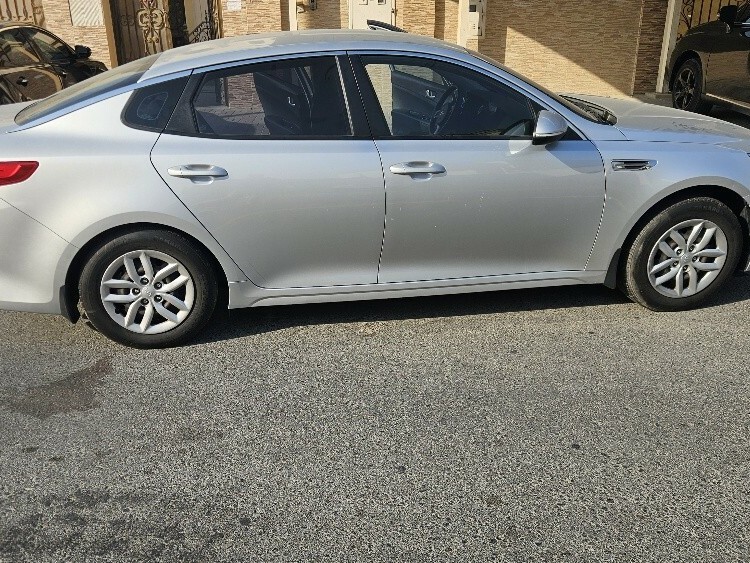 Kia Optima 2018 - Image 2