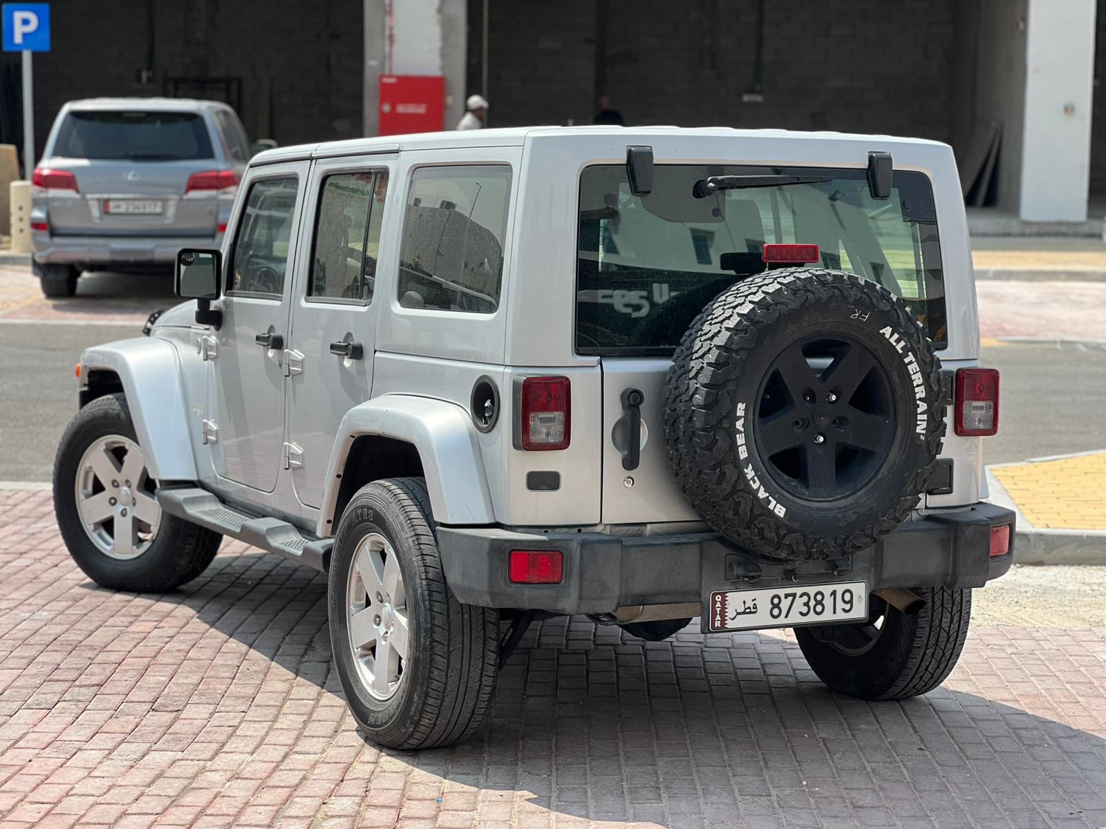 Jeep Wrangler Sahara 2012 - Image 3