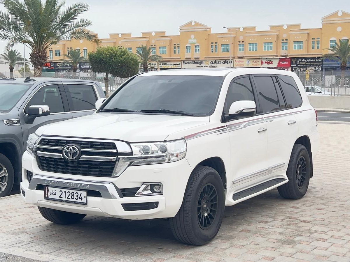 Toyota Land Cruiser GXR v8 2017