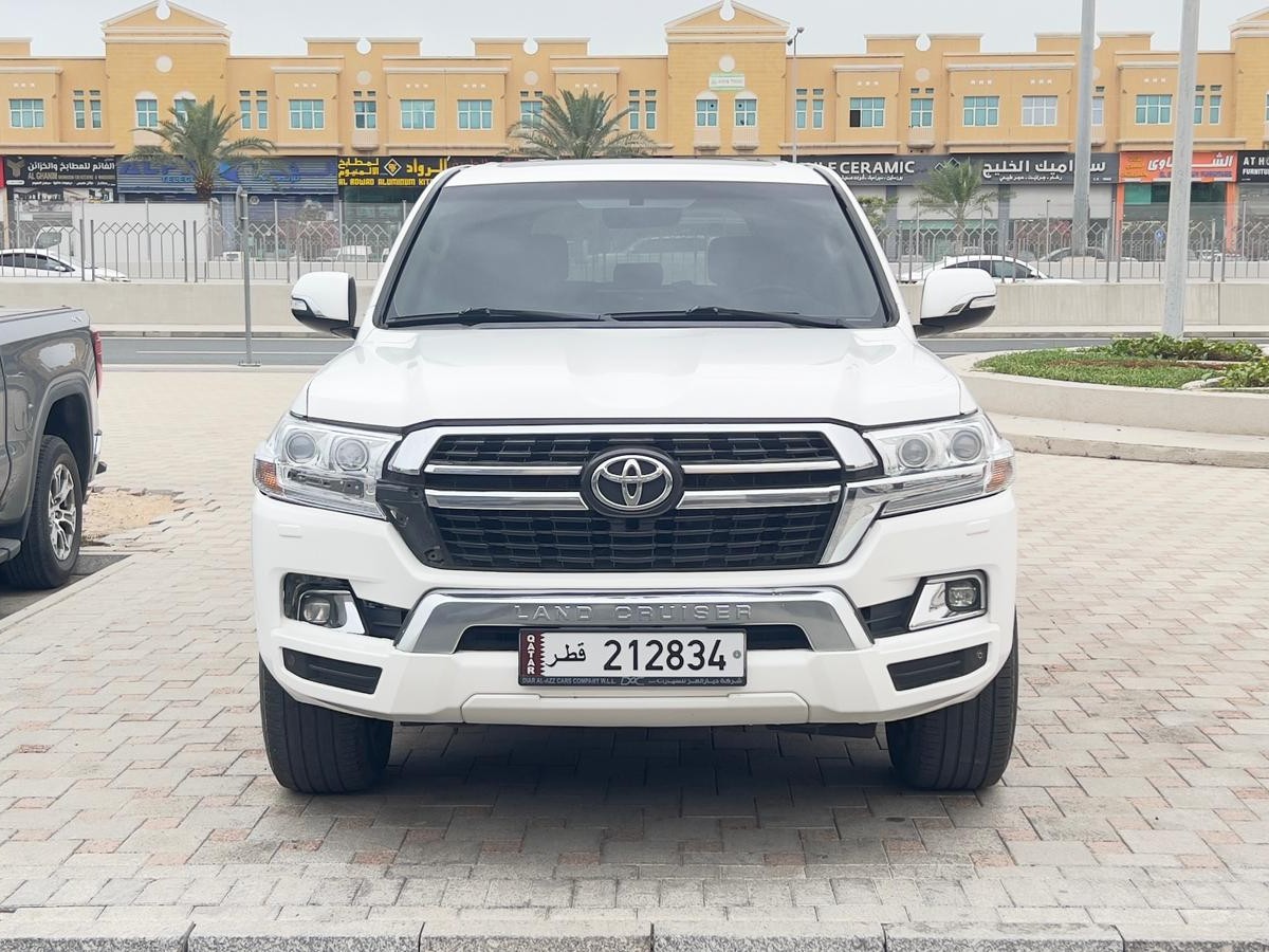 Toyota Land Cruiser GXR v8 2017 - Image 2