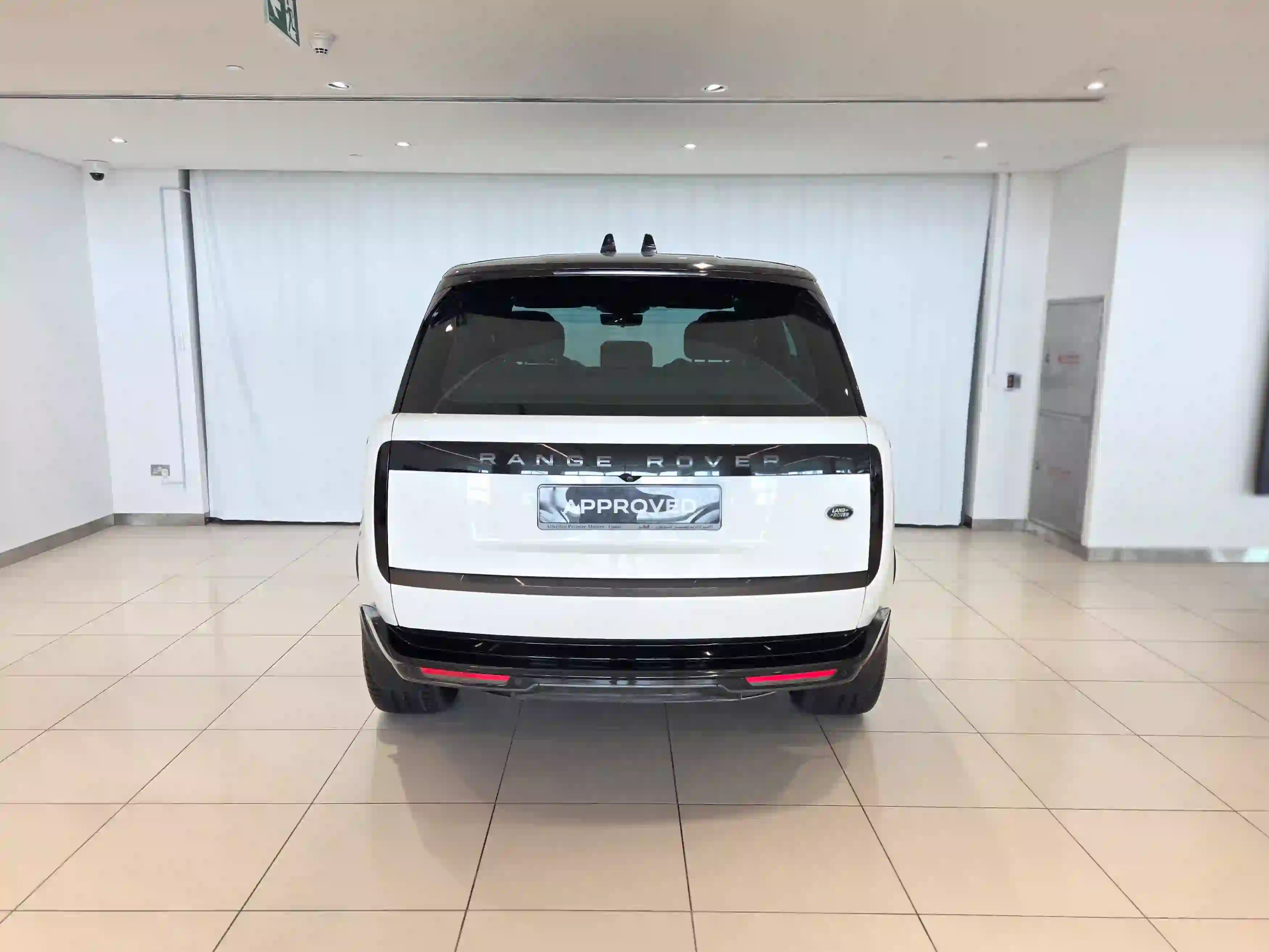 Land Rover Range Rover 3.0i6 HSE 2023 - Image 4
